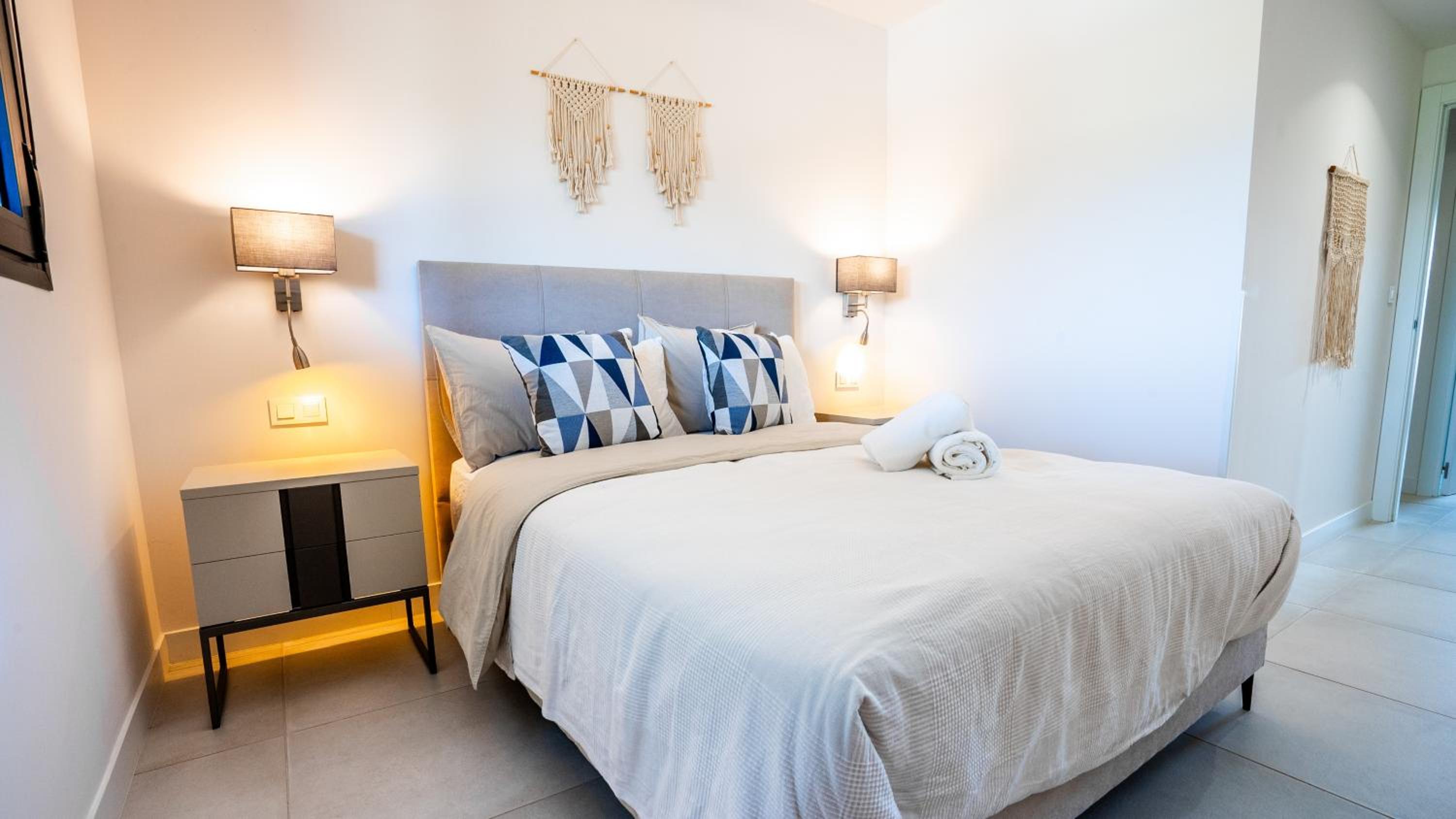NEUE Ferienwohnung in Andalusien an der Costa del Sol - Boho Style - 40 qm Terrasse, 3-Bedroom, Pool, Gym, Work Lounge