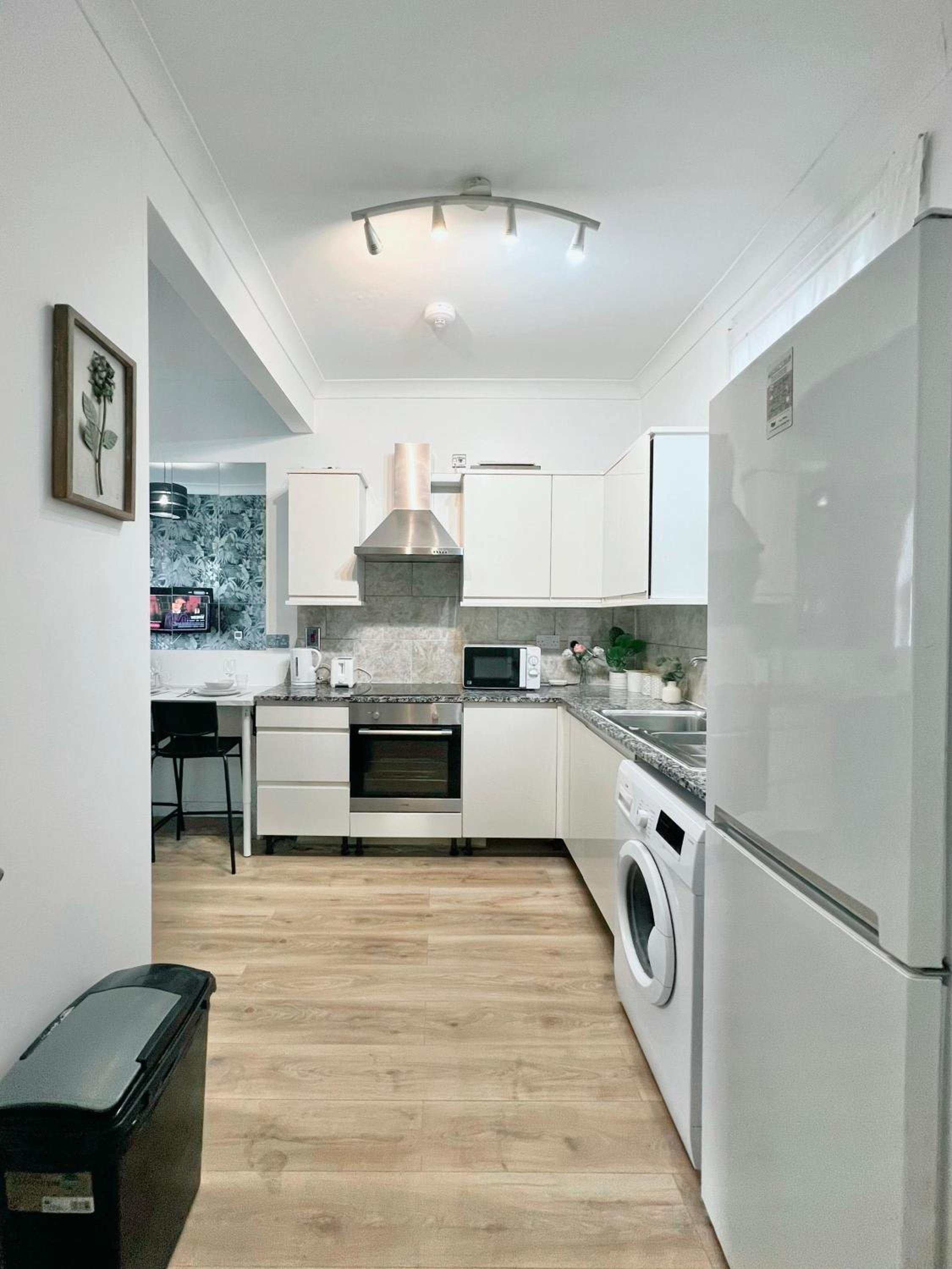 3 Bedrooms Flat Next to King Cross