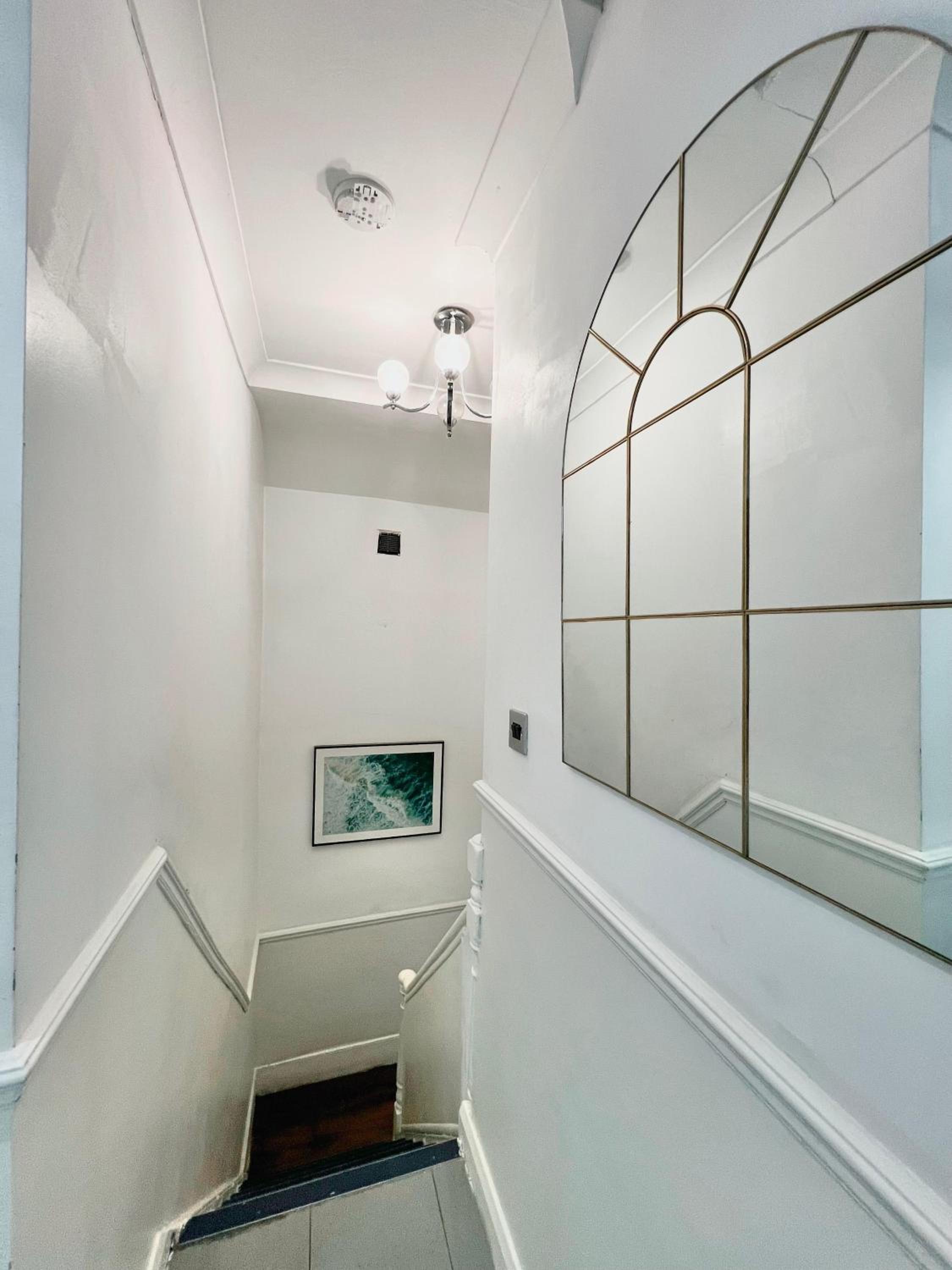 3 Bedrooms Flat Next to King Cross