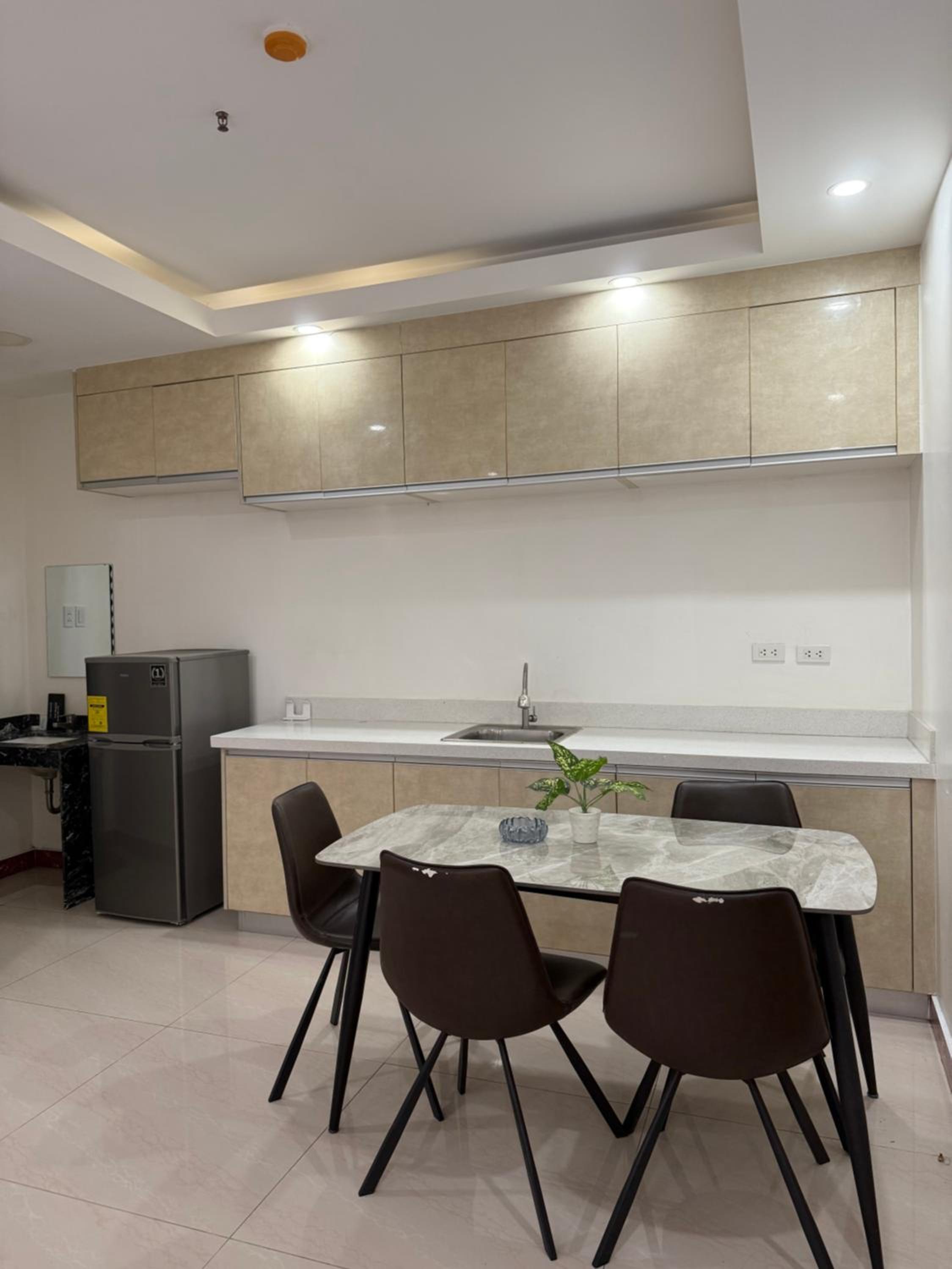 2 AC in 1 Room JCAL Building Near Manila Airports MOA OKADA