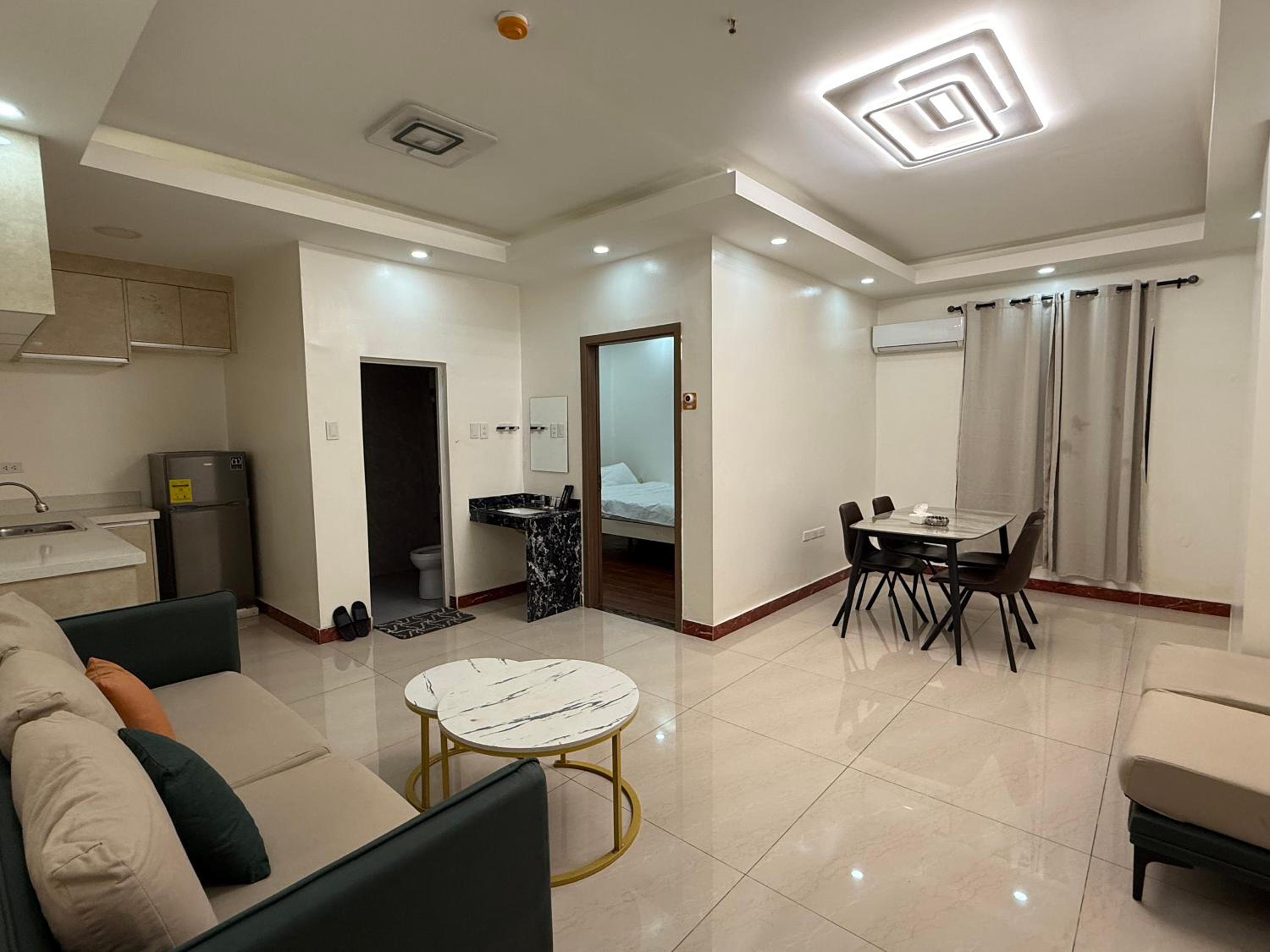2 AC in 1 Room JCAL Building Near Manila Airports MOA OKADA