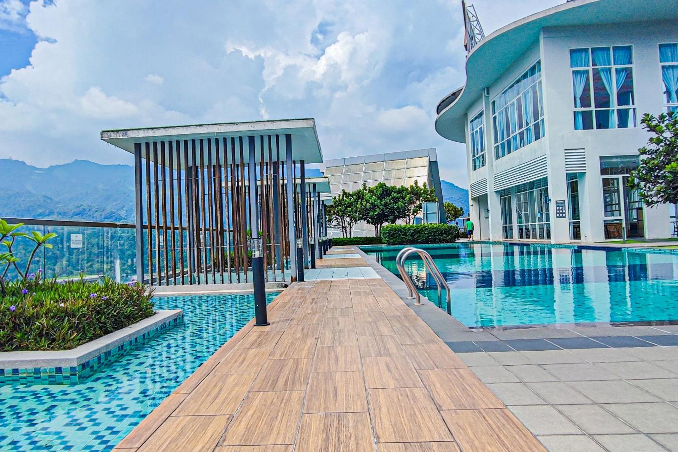 Cloud Deck at Windmill Upon Hills Genting by HCK