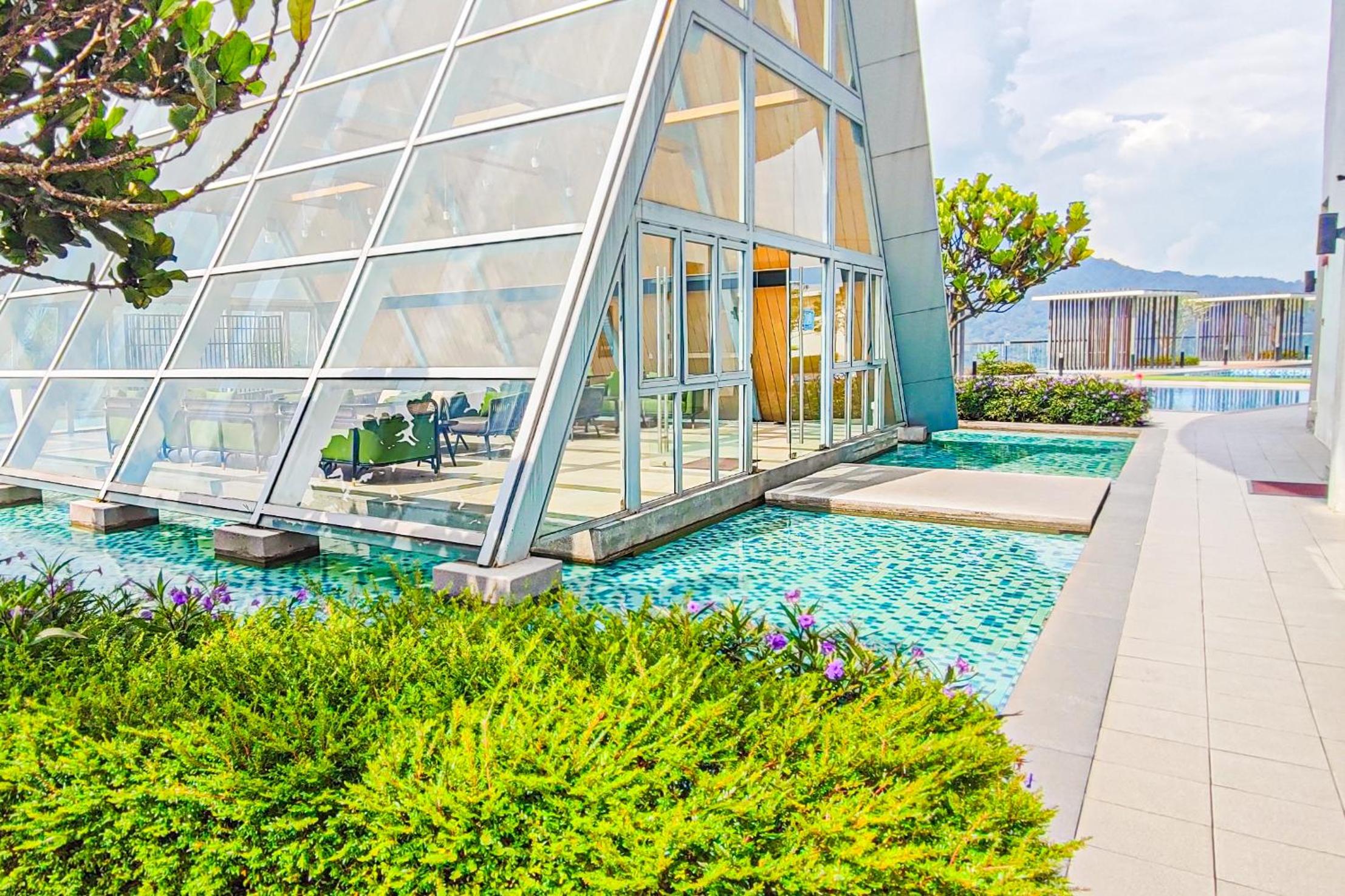 Cloud Deck at Windmill Upon Hills Genting by HCK