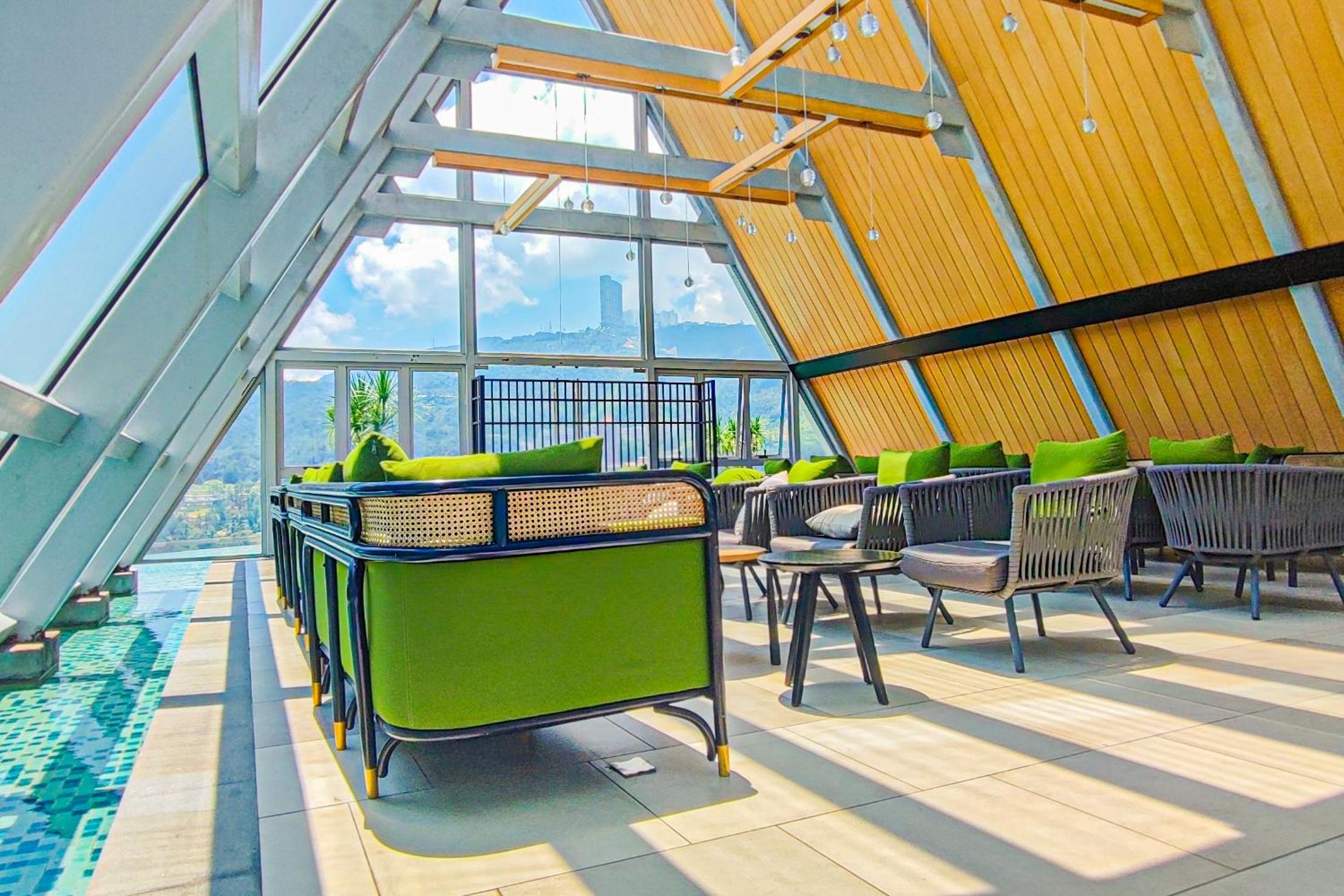 Cloud Deck at Windmill Upon Hills Genting by HCK