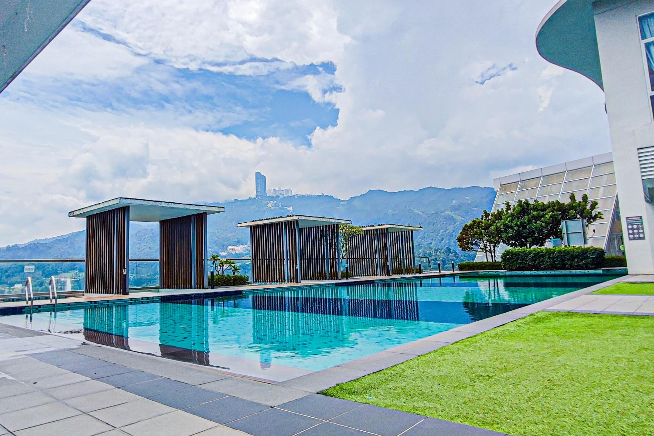 Cloud Deck at Windmill Upon Hills Genting by HCK
