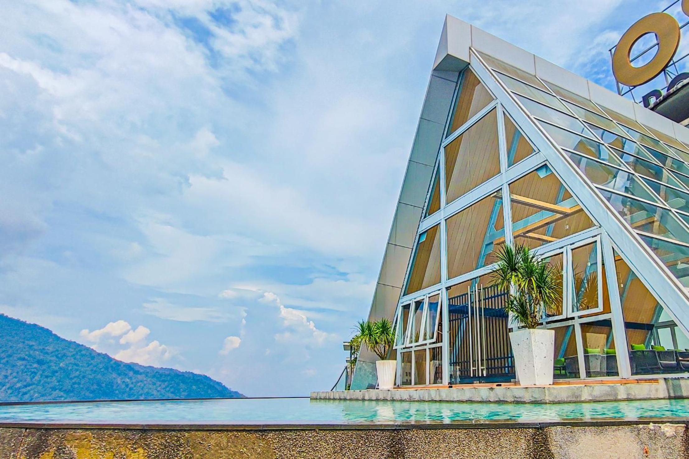 Cloud Deck at Windmill Upon Hills Genting by HCK