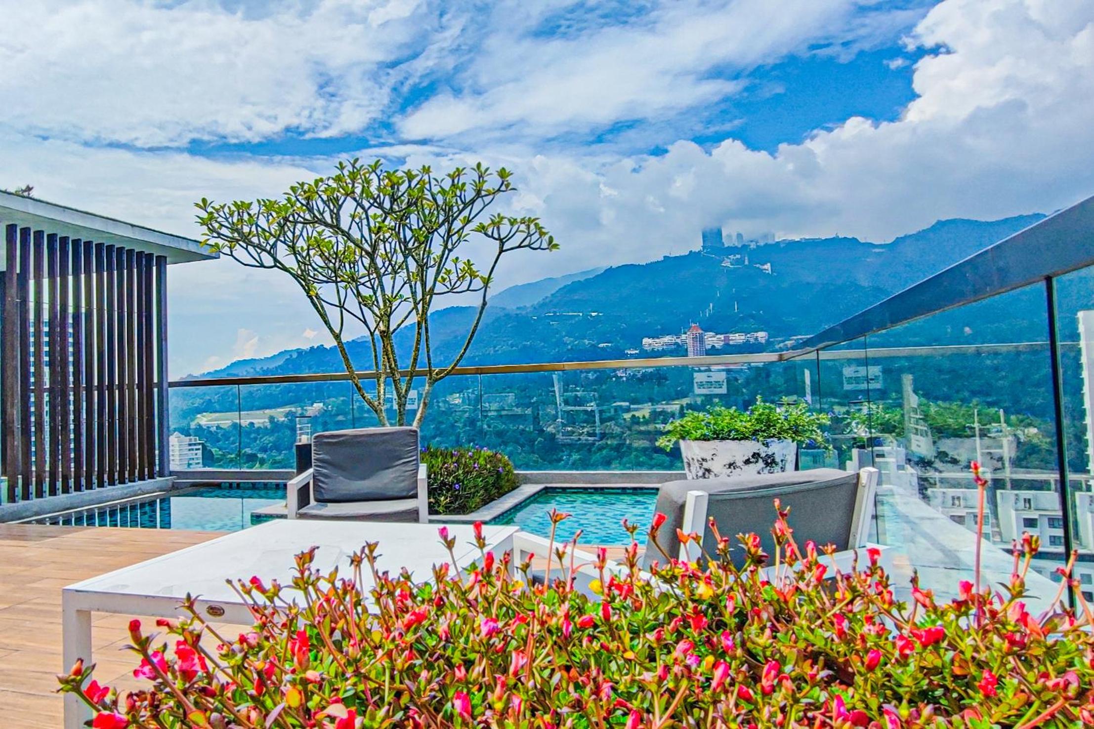 Cloud Deck at Windmill Upon Hills Genting by HCK