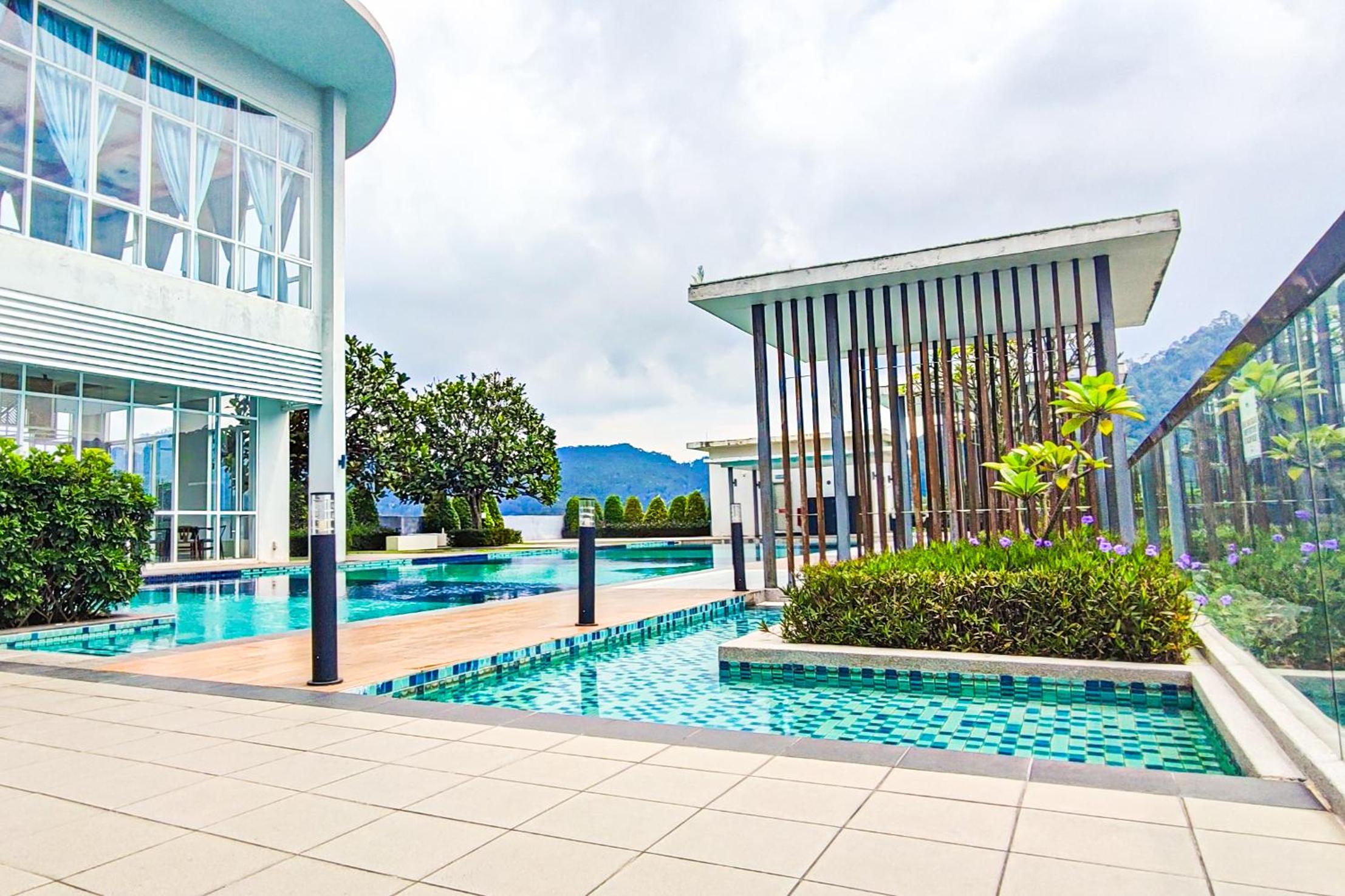 Cloud Deck at Windmill Upon Hills Genting by HCK