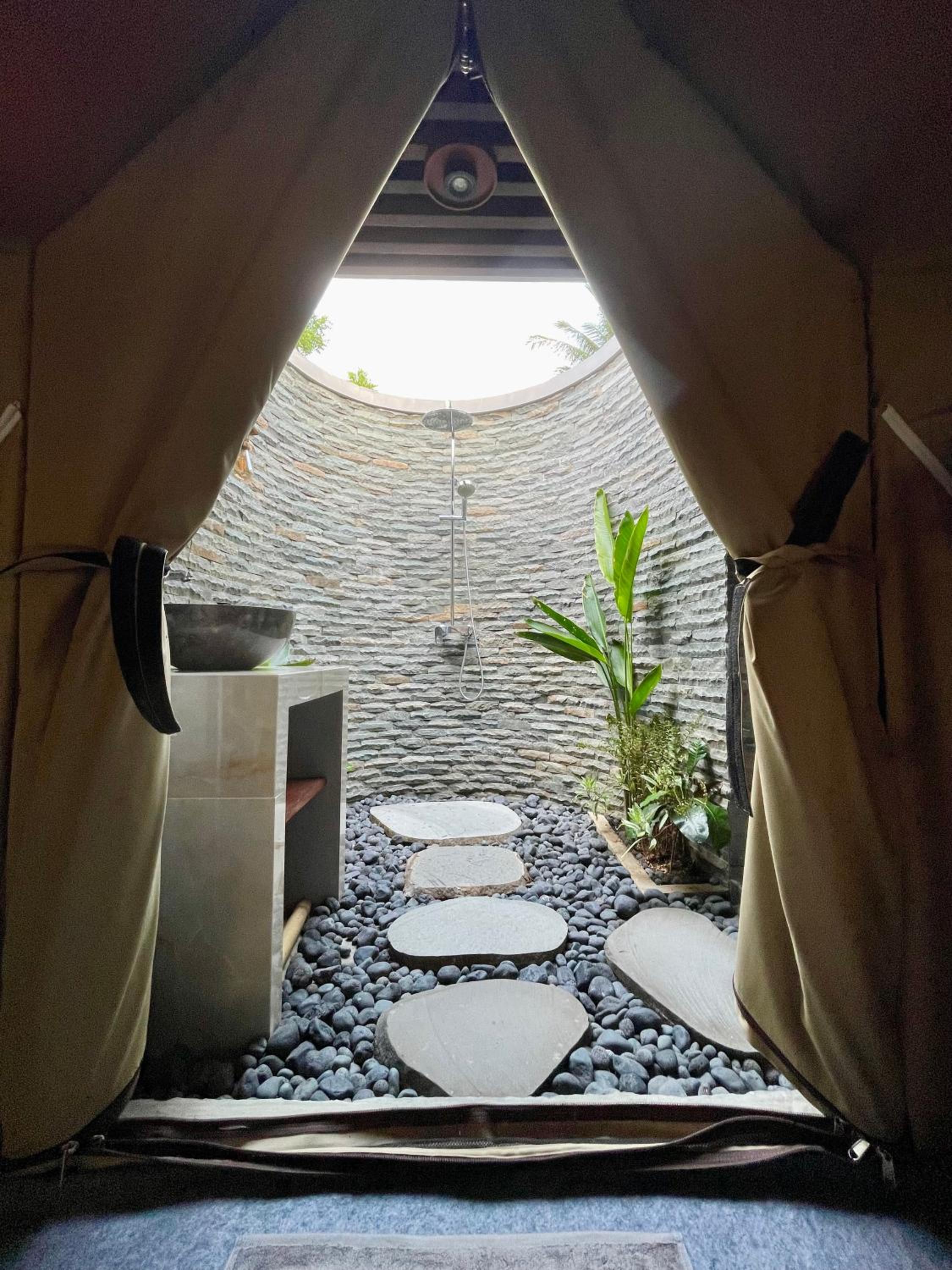 Ubuntu Glamping - Adult Campers Only