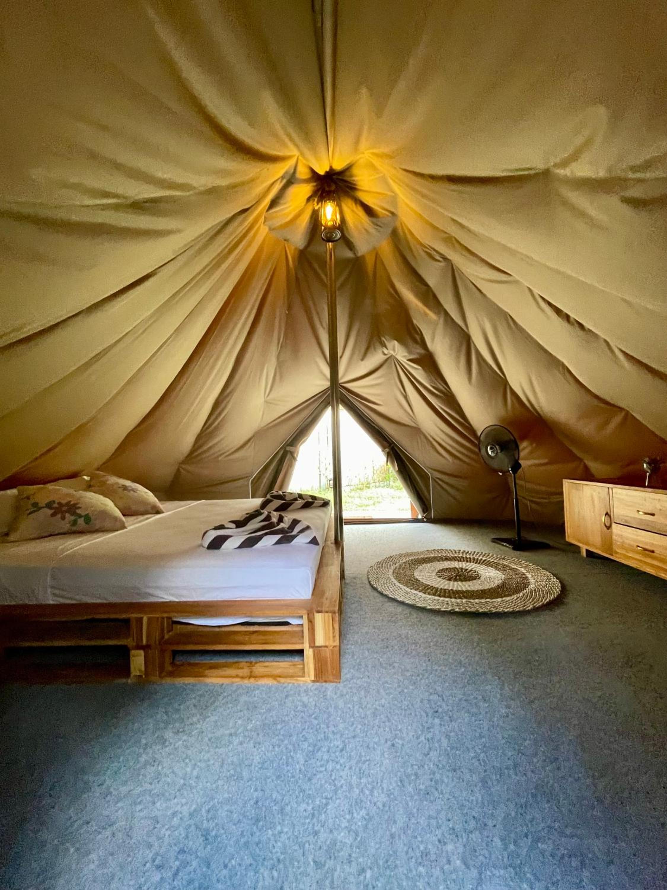 Ubuntu Glamping - Adult Campers Only