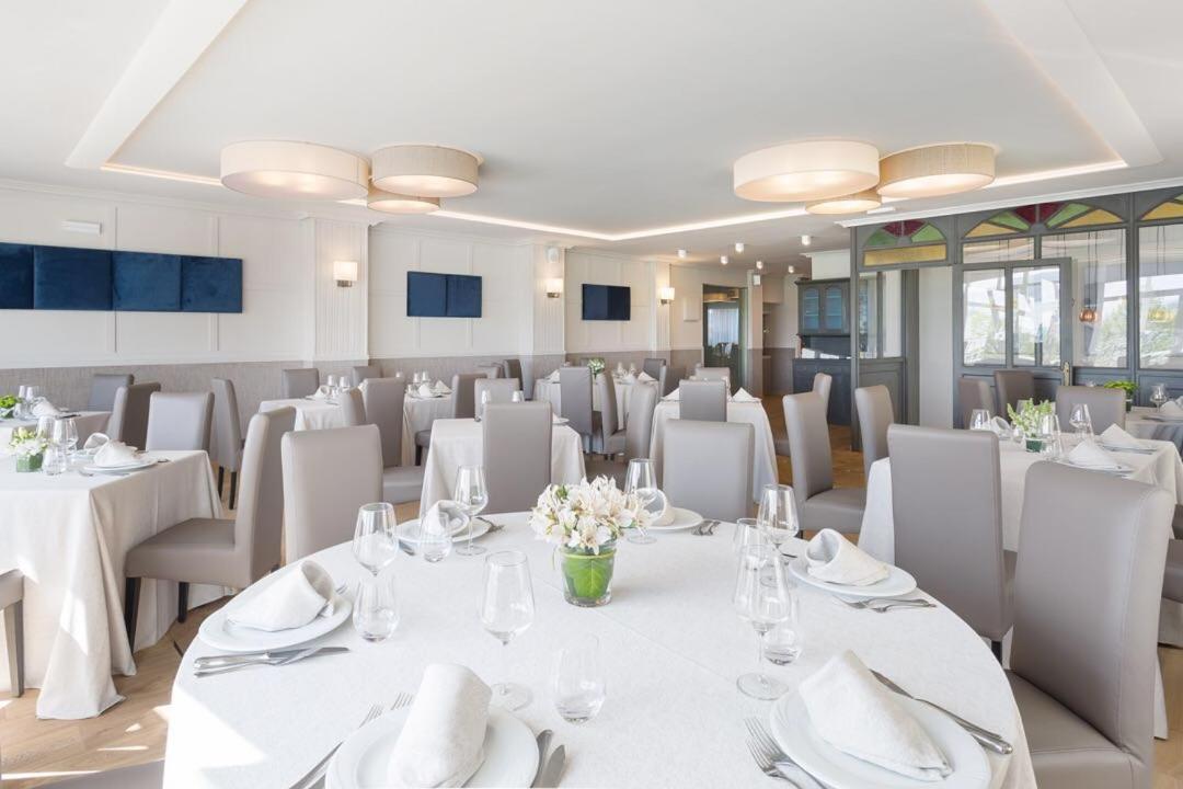 Miramar Suites