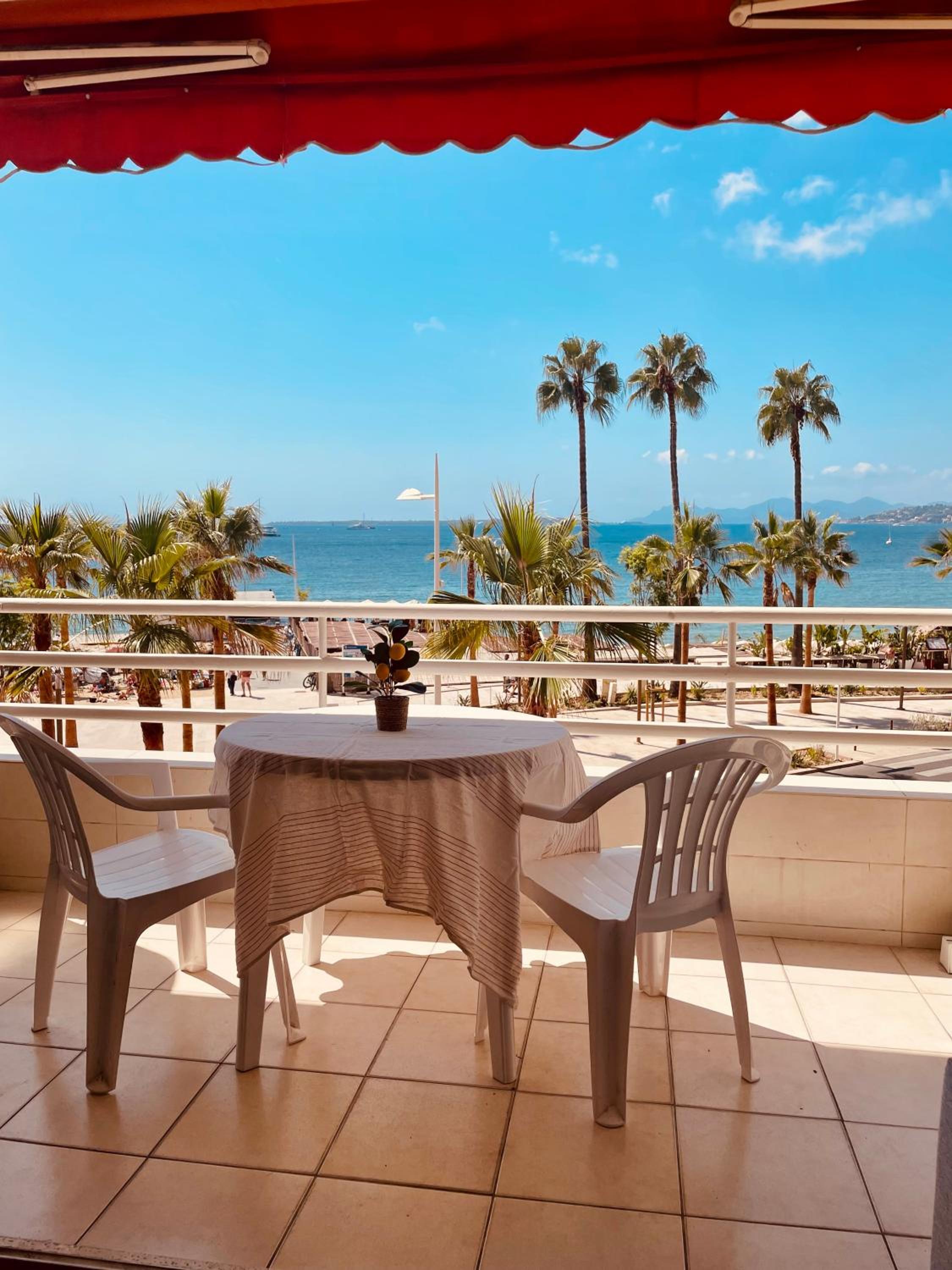 Sea view in Juan Les Pins
