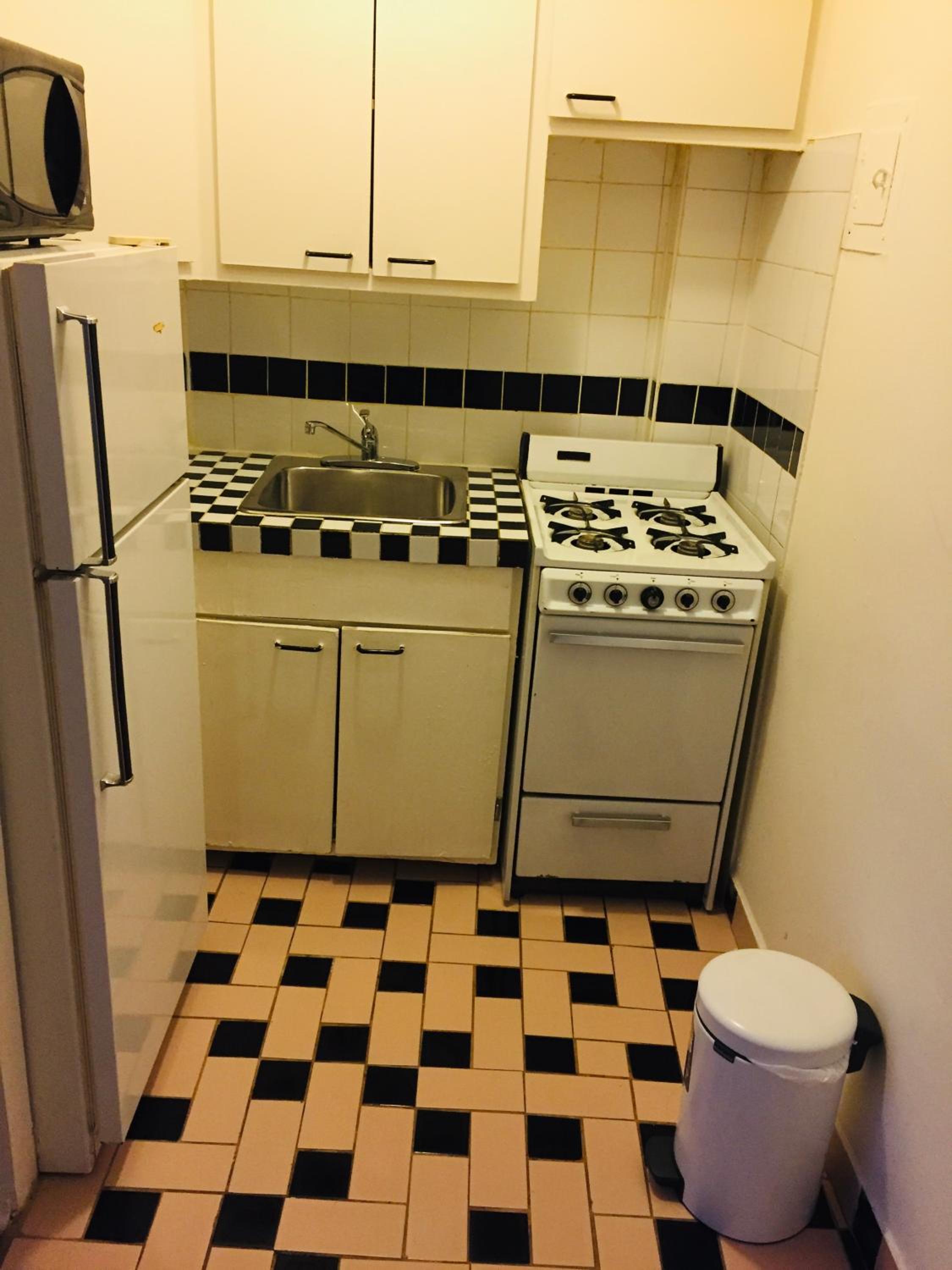 Modern City Studio Living in the Golden Square Mile