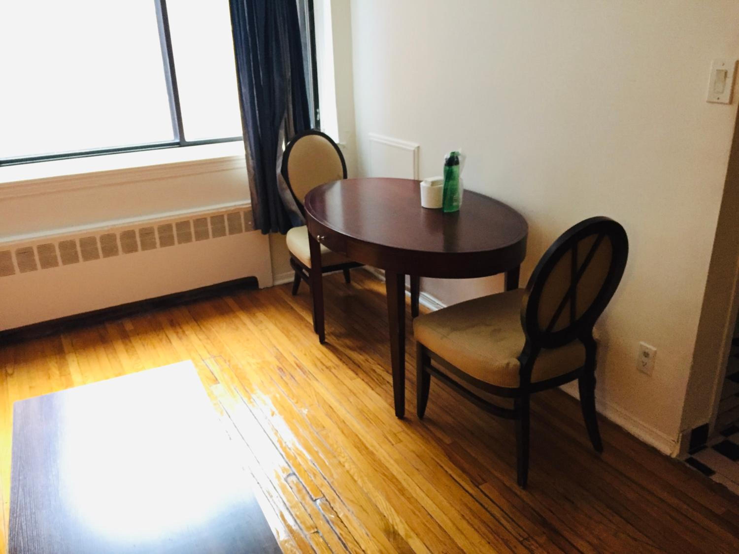 Modern City Studio Living in the Golden Square Mile