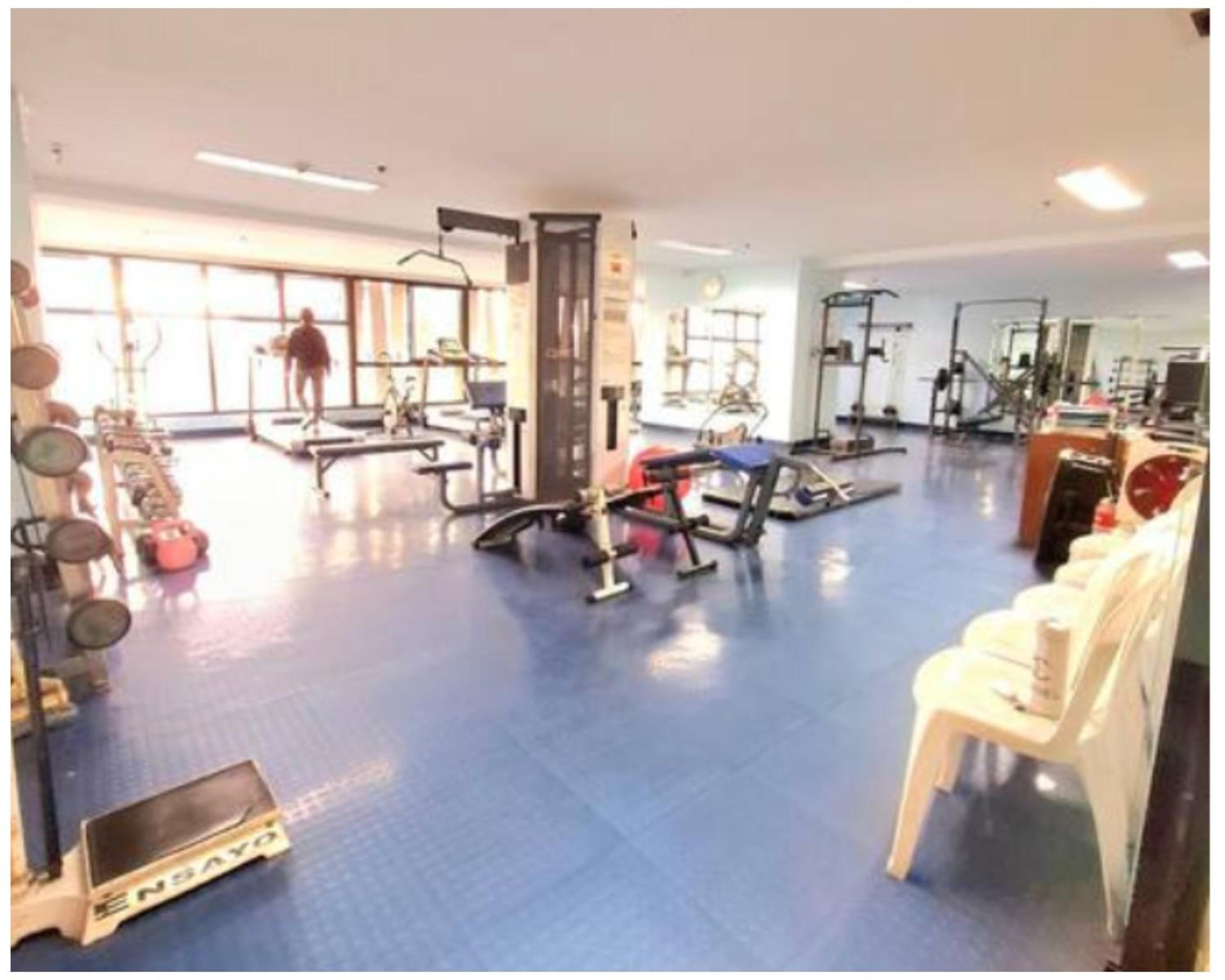 STAYLUXIA BOUTIQUE HOTEL MANILABAYVIEW - 1-5 BR Luxury and Superior Condos with, Balcony, Pool, Netflix & Gym- Housekeeping Available -