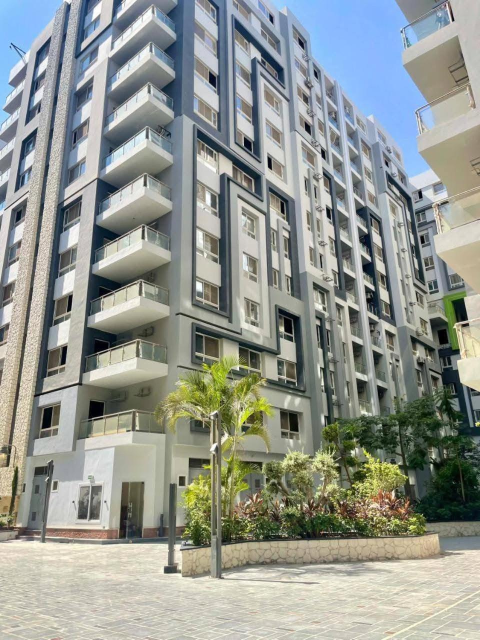 Hotel Apt, in a Compound, Cairo central Location, Maadi Mokattam New Cairo