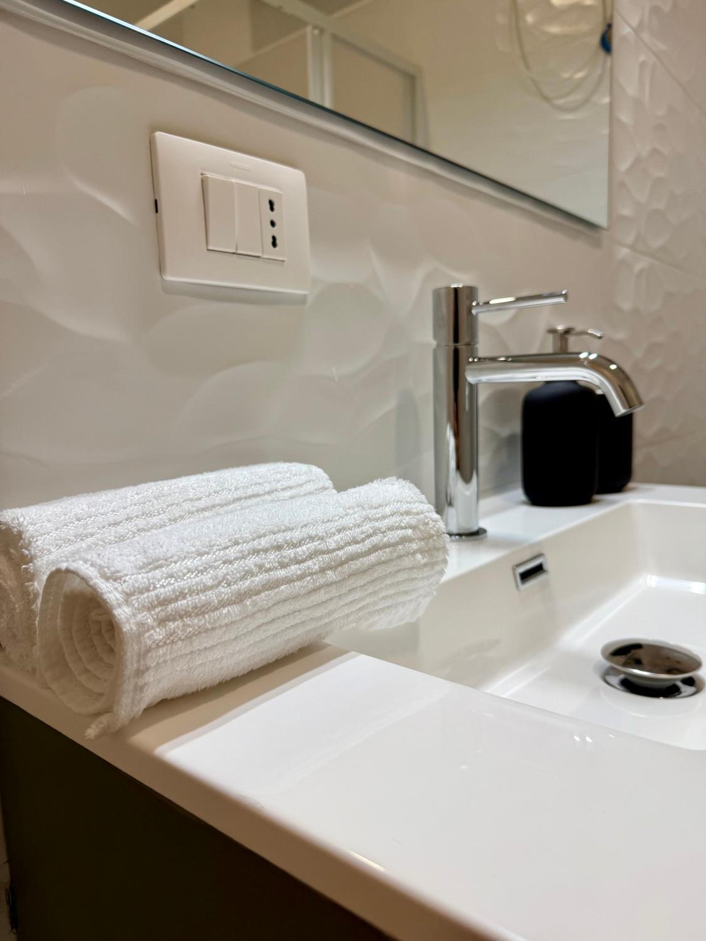 LR Deluxe Apartments - Sismondi 44
