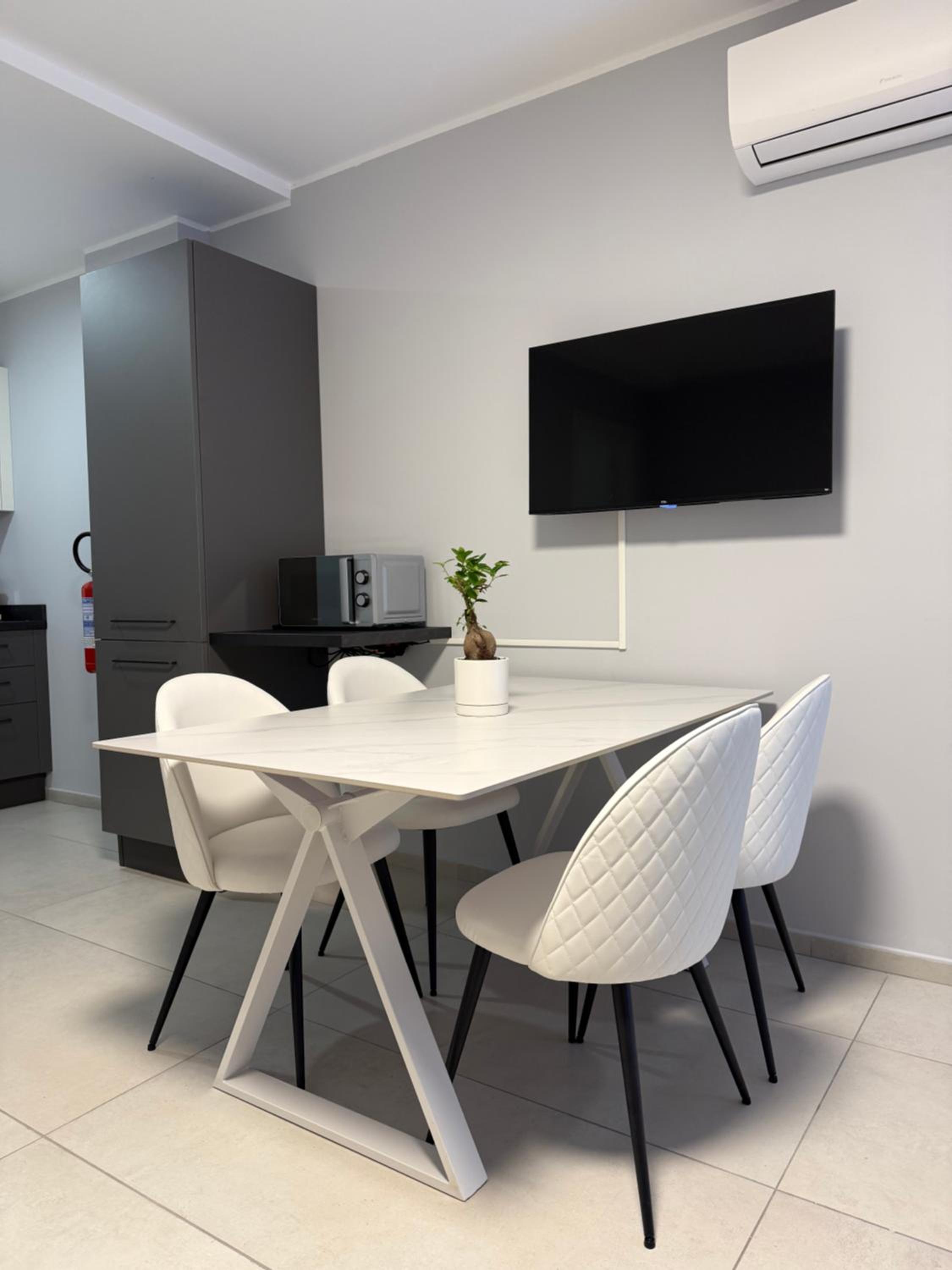LR Deluxe Apartments - Sismondi 44