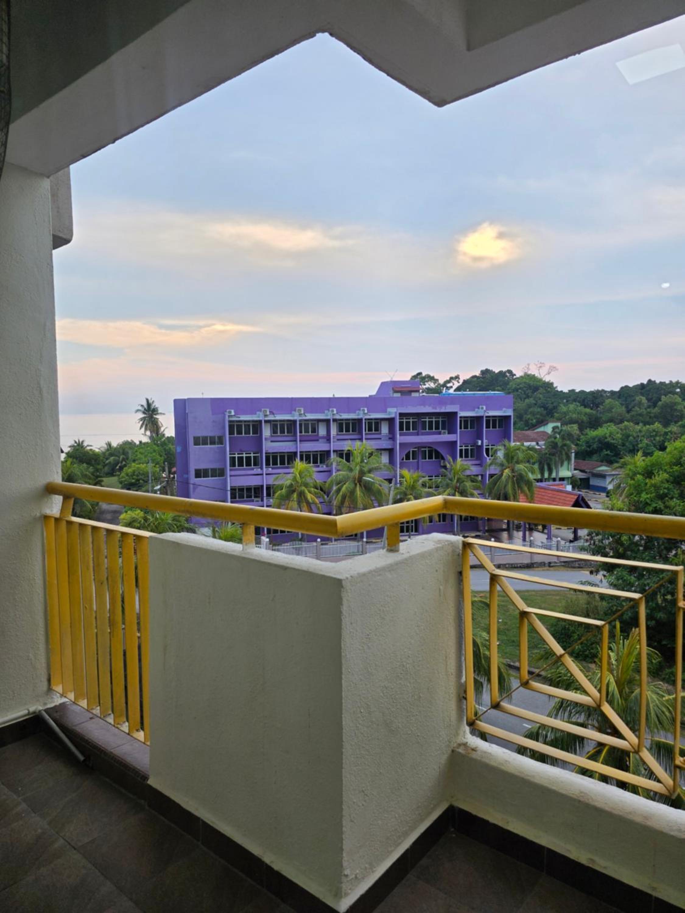The Sunset Terrace, Ocean View Resort-Teluk Kemang, Sea Views, Walk to beach, Netflix, Beverages & Snacks