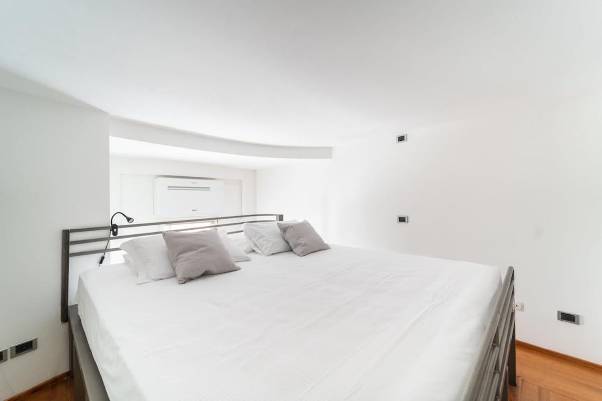Historic Centre, Bright and Elegant Loft
