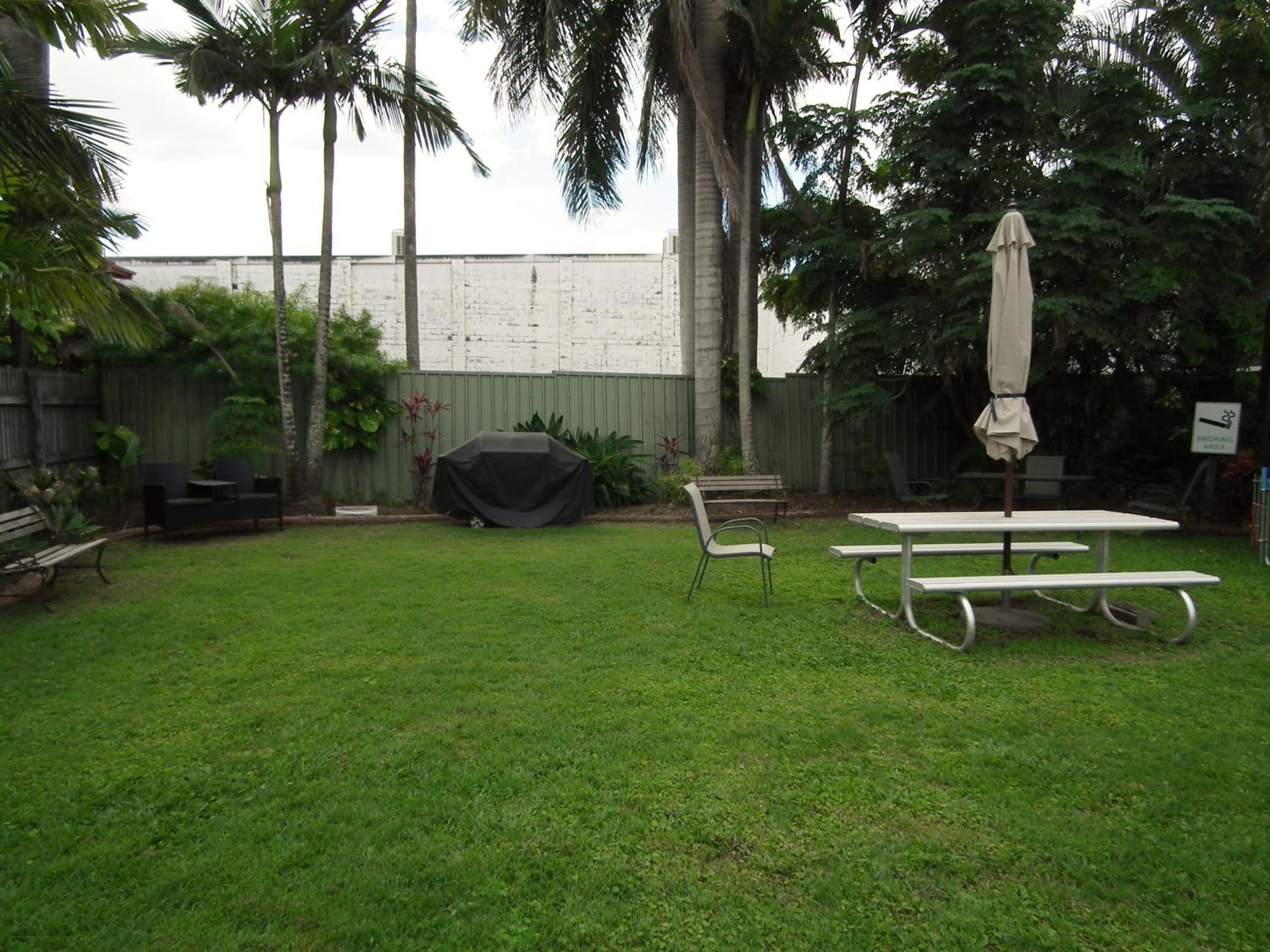 Paradise Motel