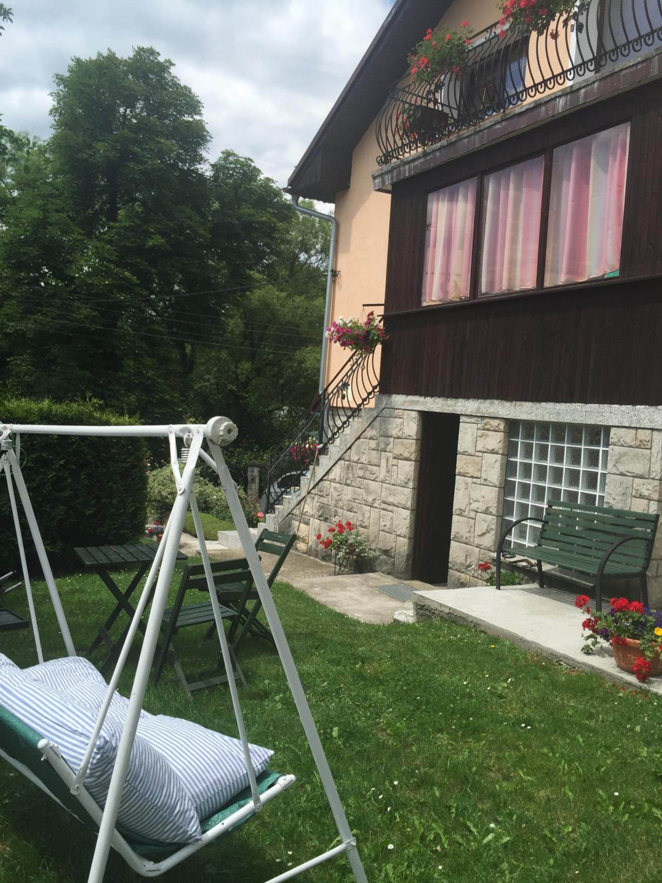 Photo 33