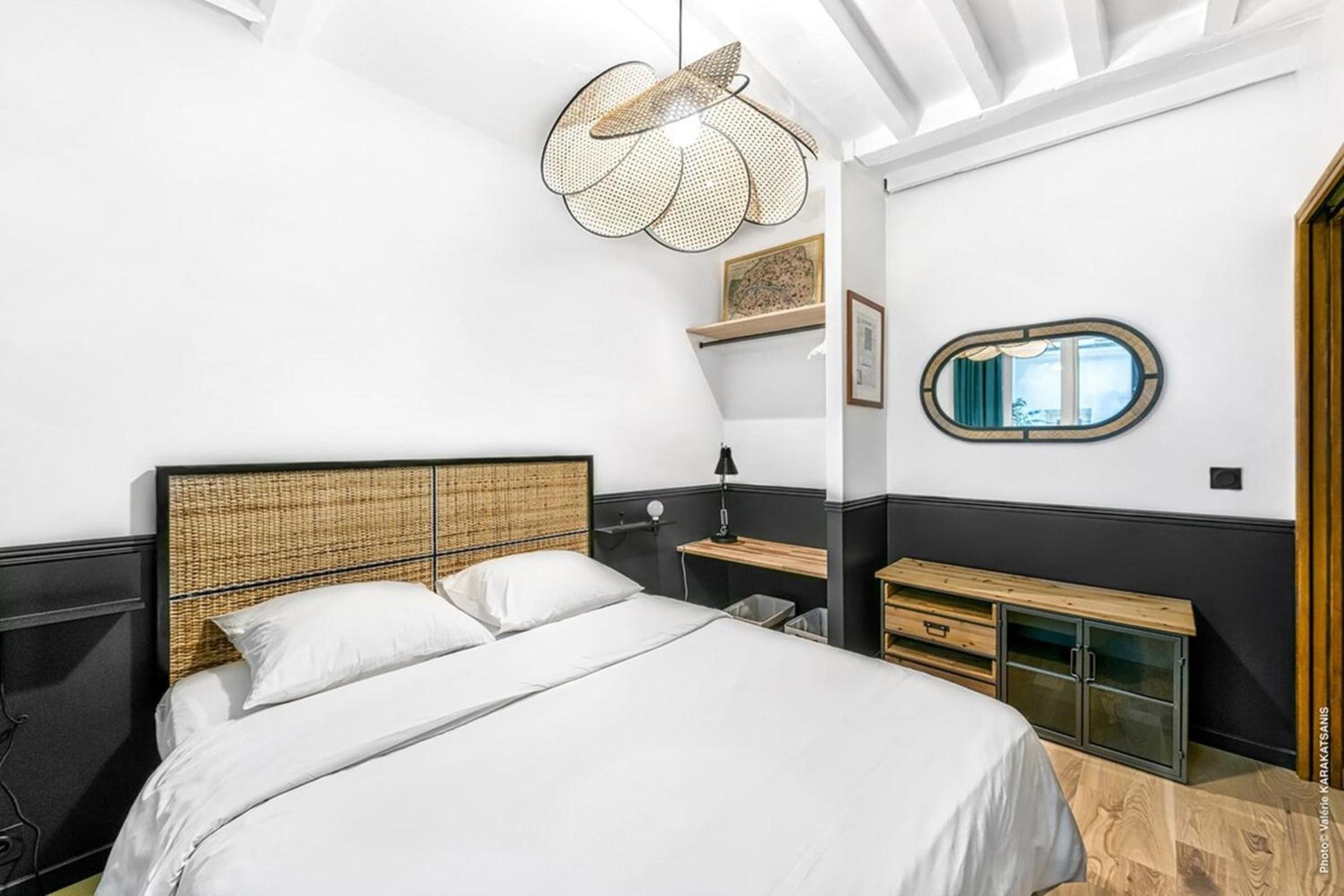 Palais Royal - Victoires 1bdr by B'Your Home