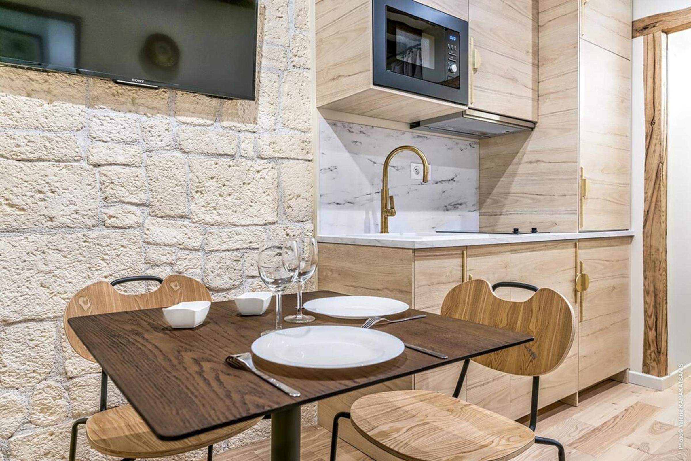 Palais Royal - Victoires 1bdr by B'Your Home