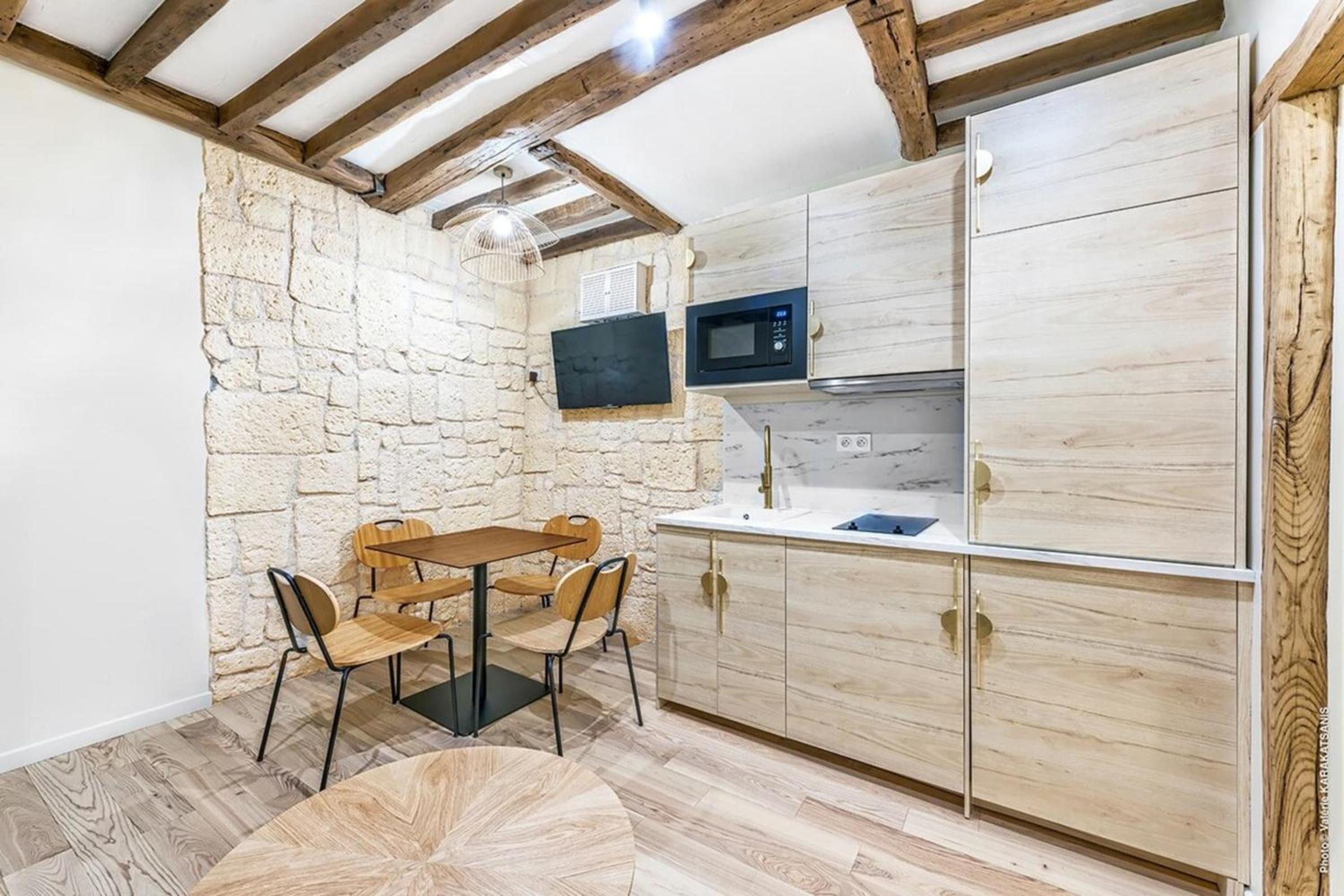 Palais Royal - Victoires 1bdr by B'Your Home