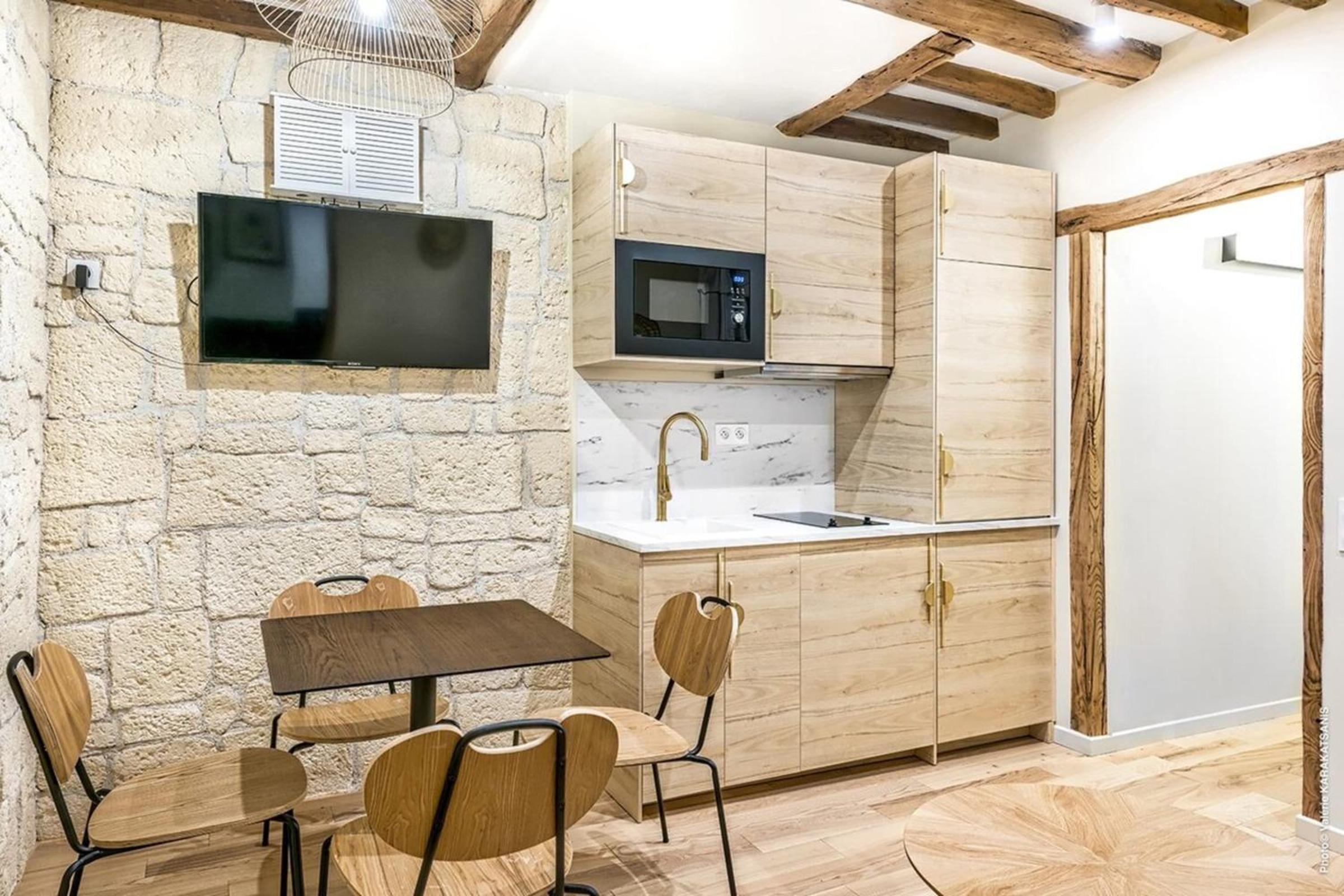 Palais Royal - Victoires 1bdr by B'Your Home