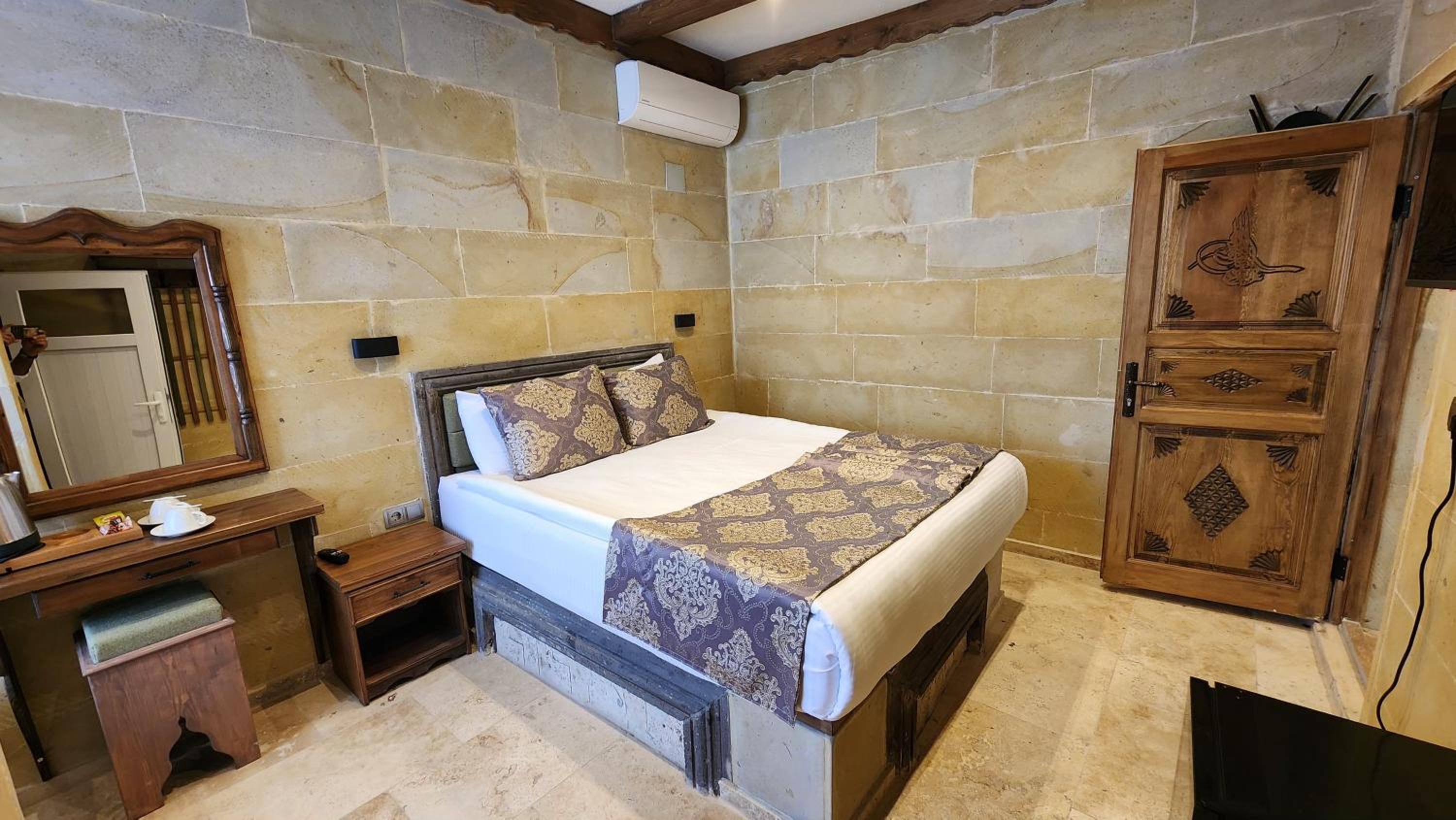 Capavista Cave House