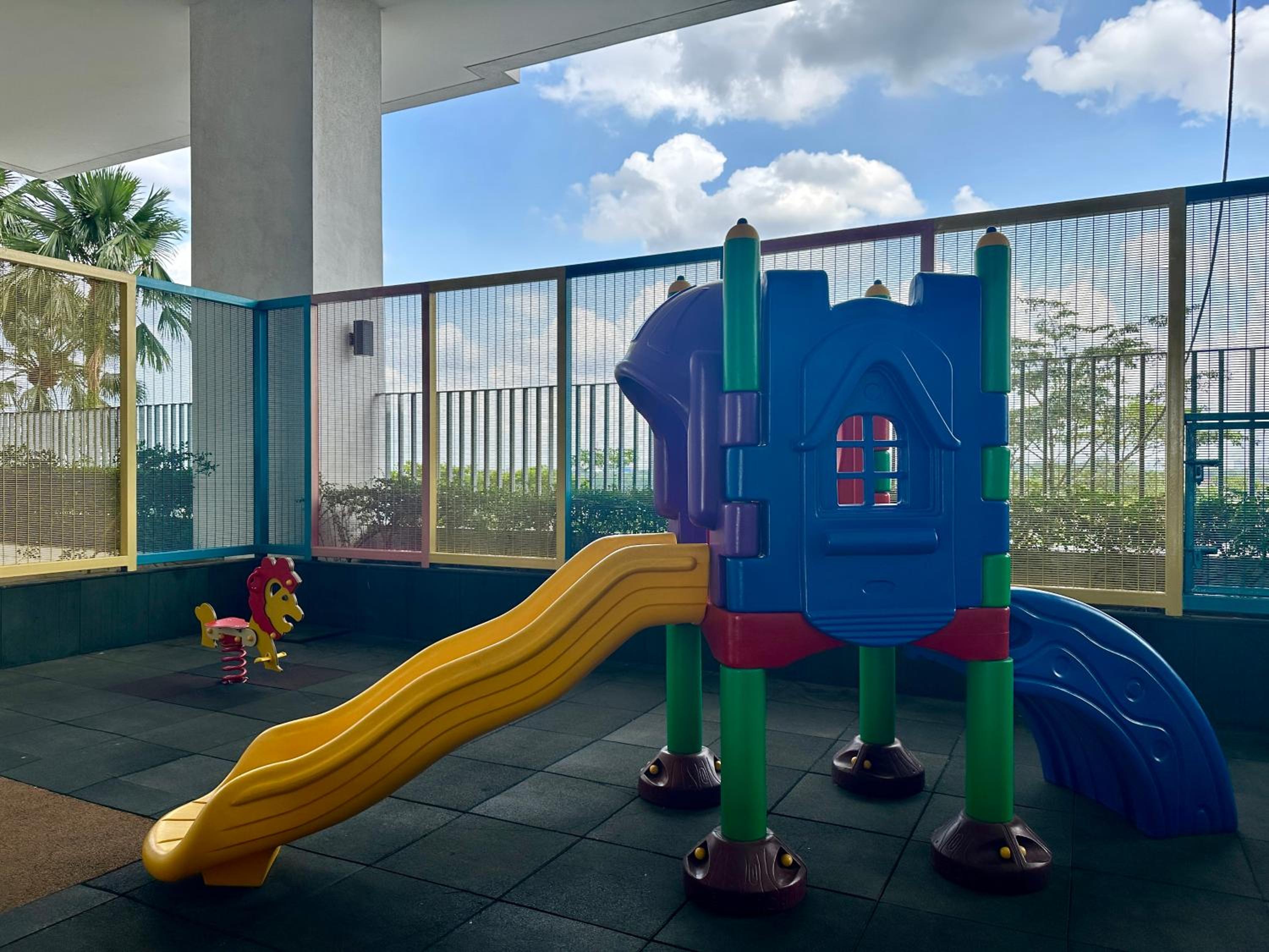 Modern 3BR Family Suite Mosaic Southkey Walk to Mid Valley