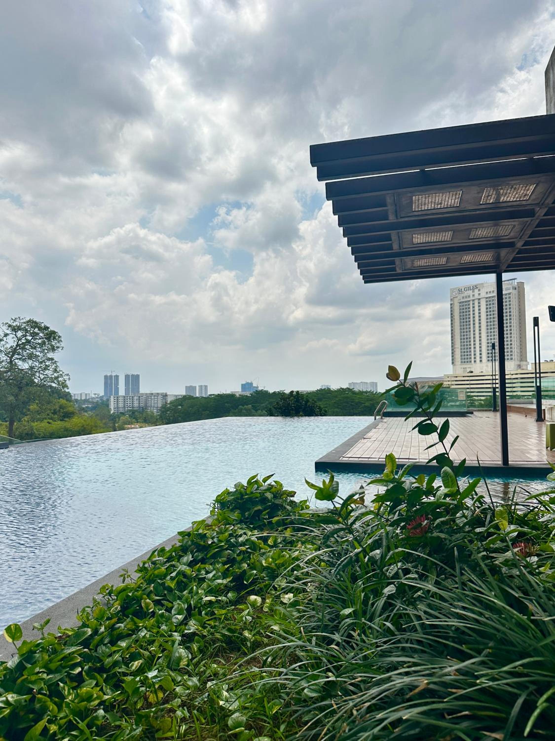 Modern 3BR Family Suite Mosaic Southkey Walk to Mid Valley