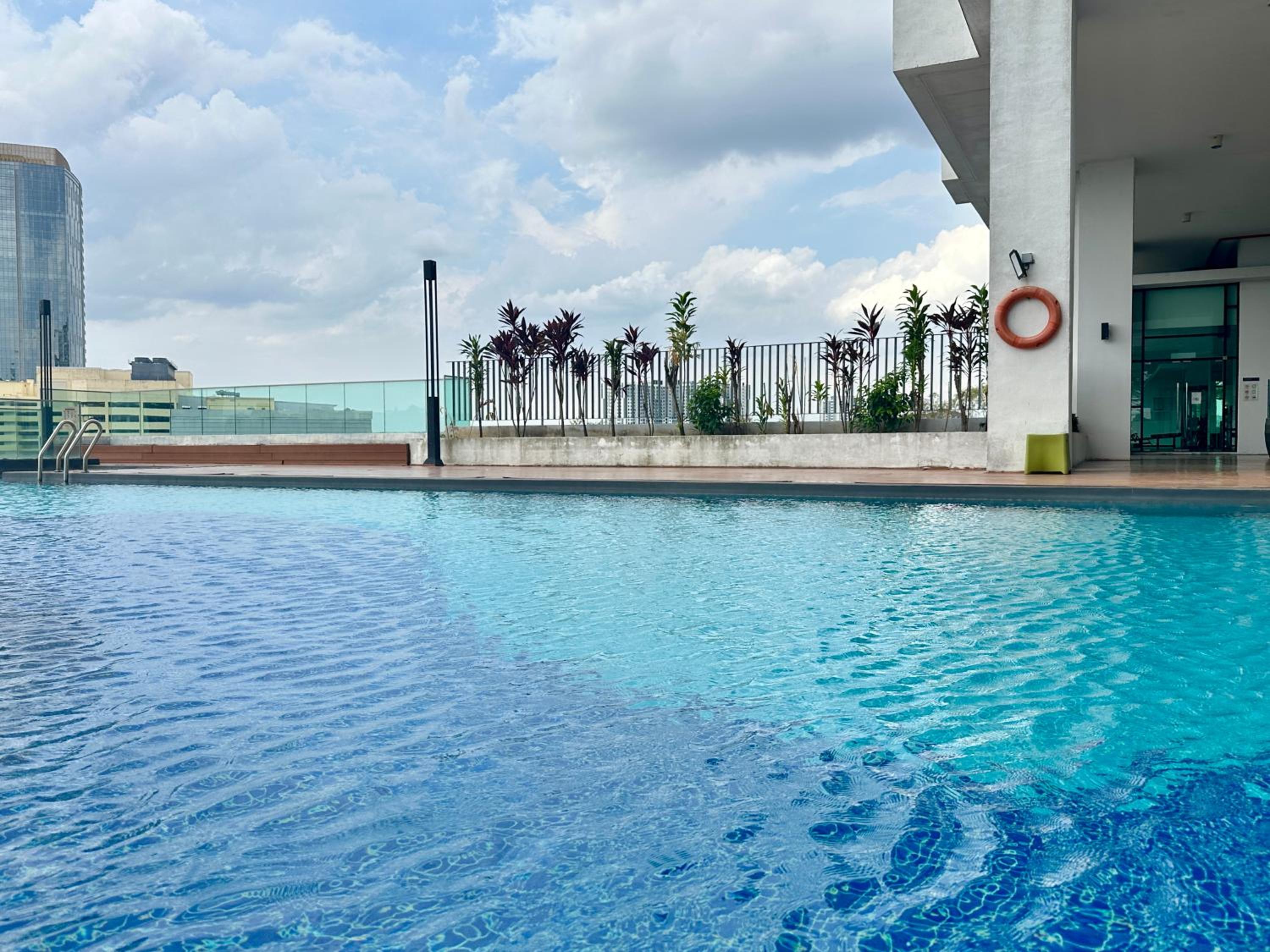 Modern 3BR Family Suite Mosaic Southkey Walk to Mid Valley
