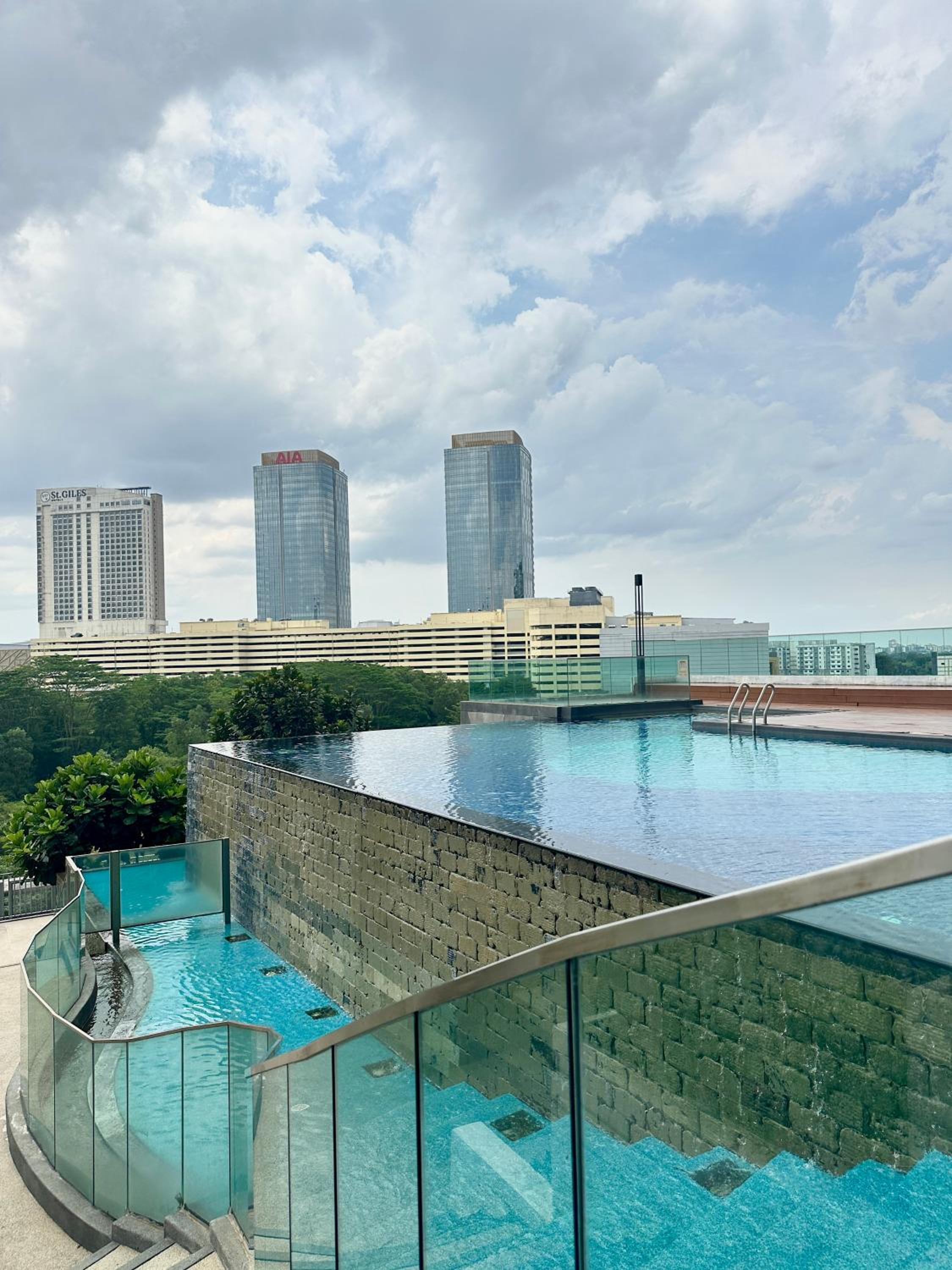 Modern 3BR Family Suite Mosaic Southkey Walk to Mid Valley