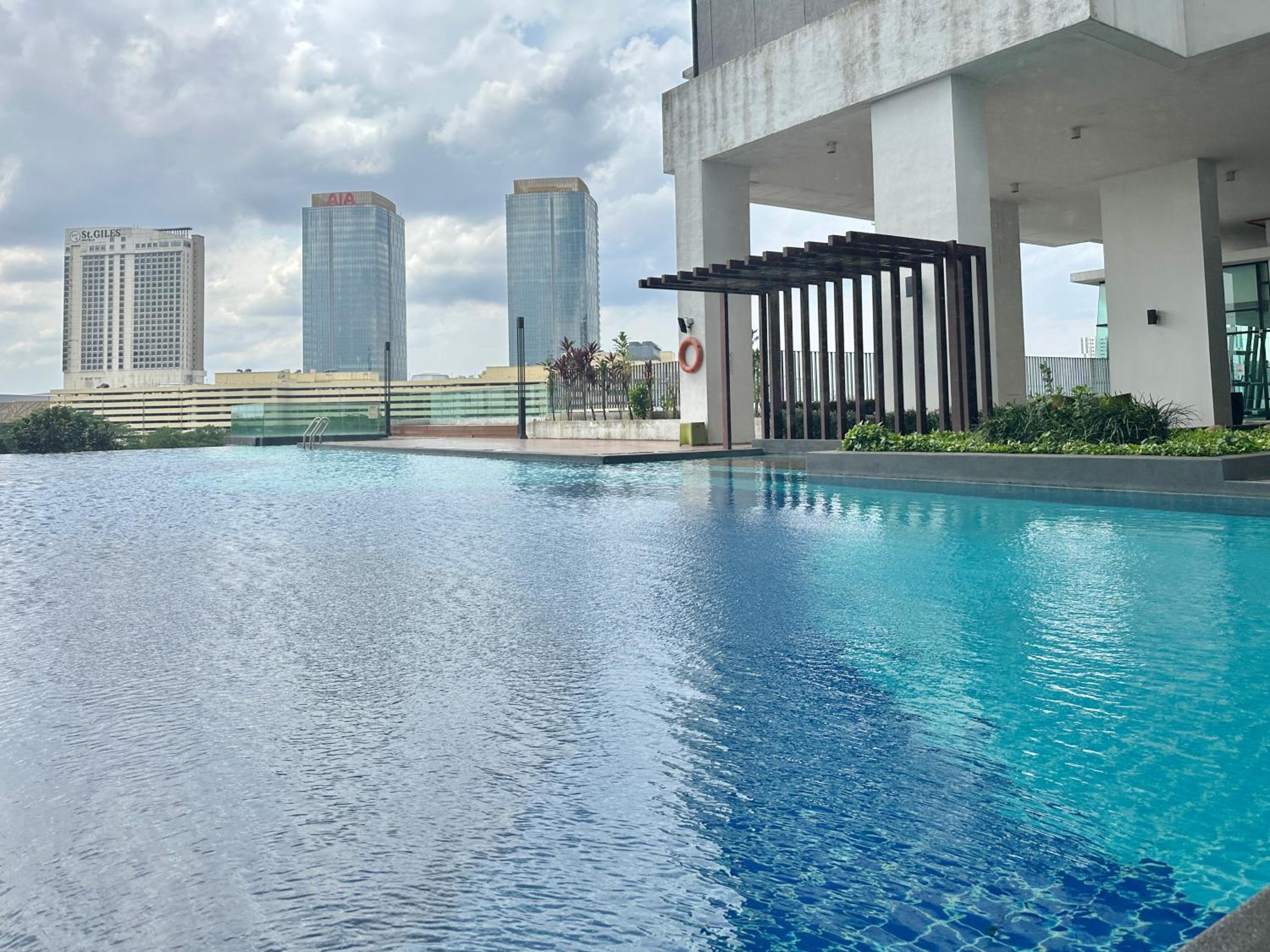 Modern 3BR Family Suite Mosaic Southkey Walk to Mid Valley