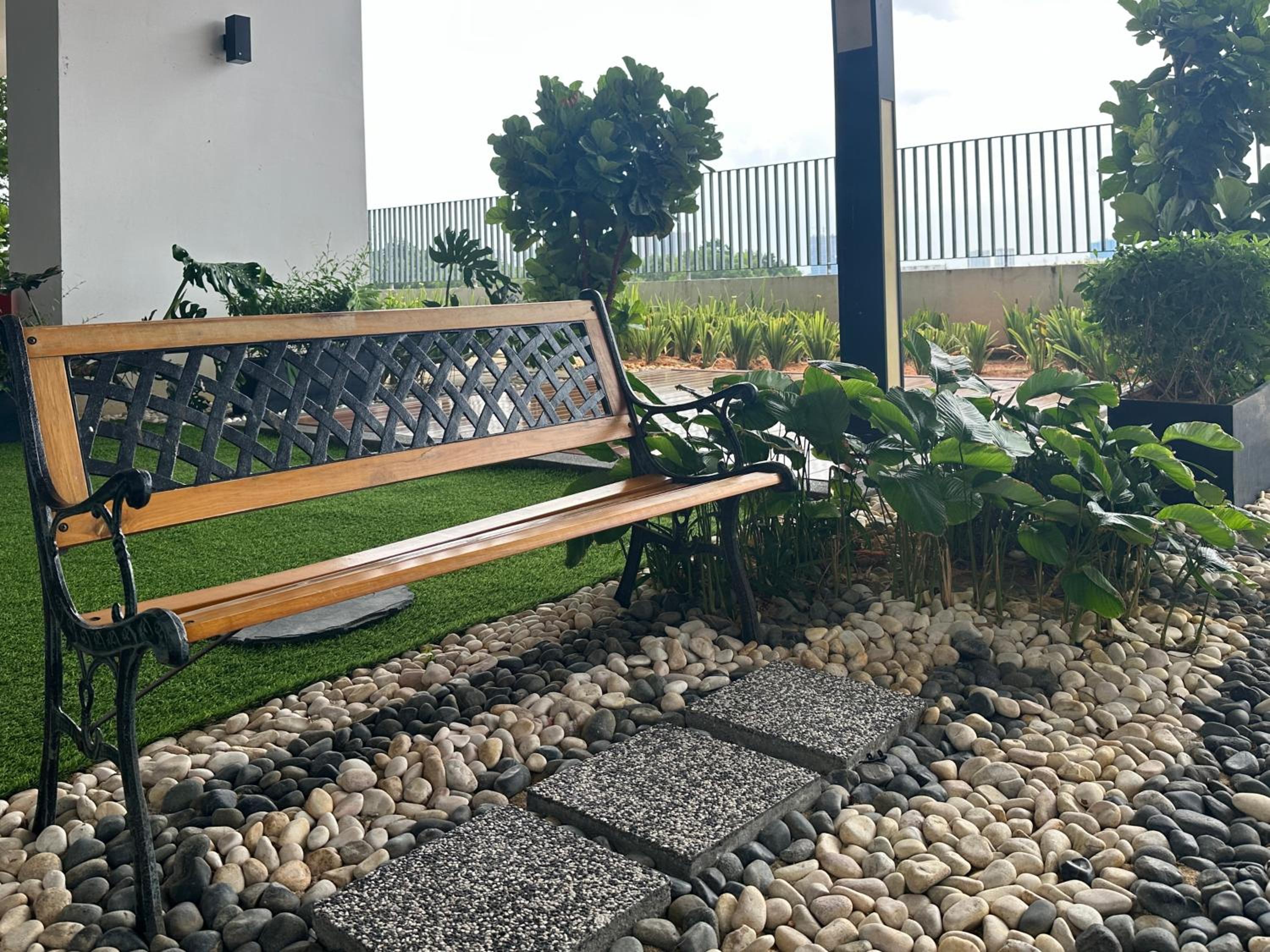 Modern 3BR Family Suite Mosaic Southkey Walk to Mid Valley