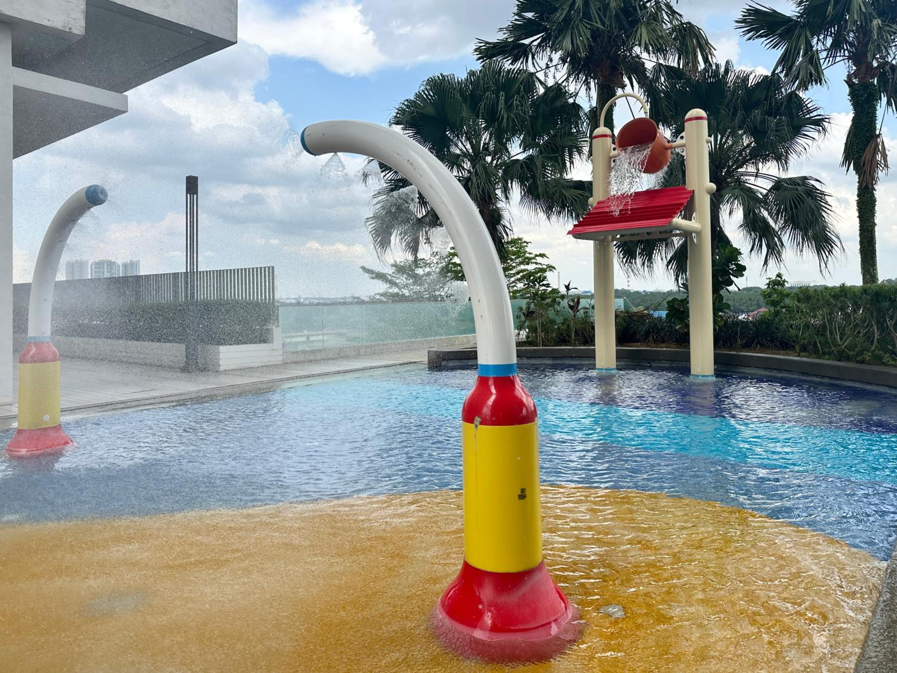 Modern 3BR Family Suite Mosaic Southkey Walk to Mid Valley