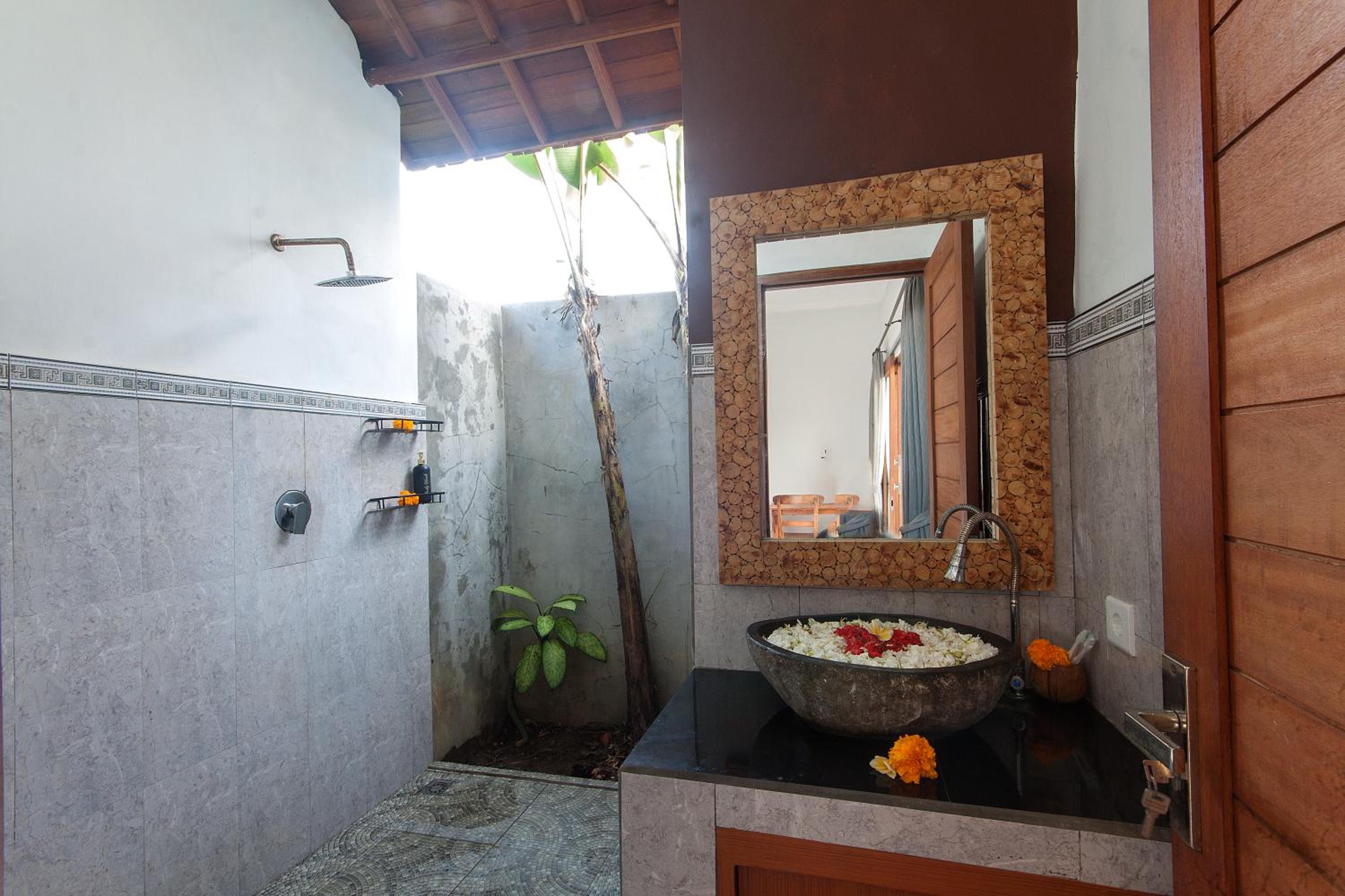 Tranquil maha villa ubud