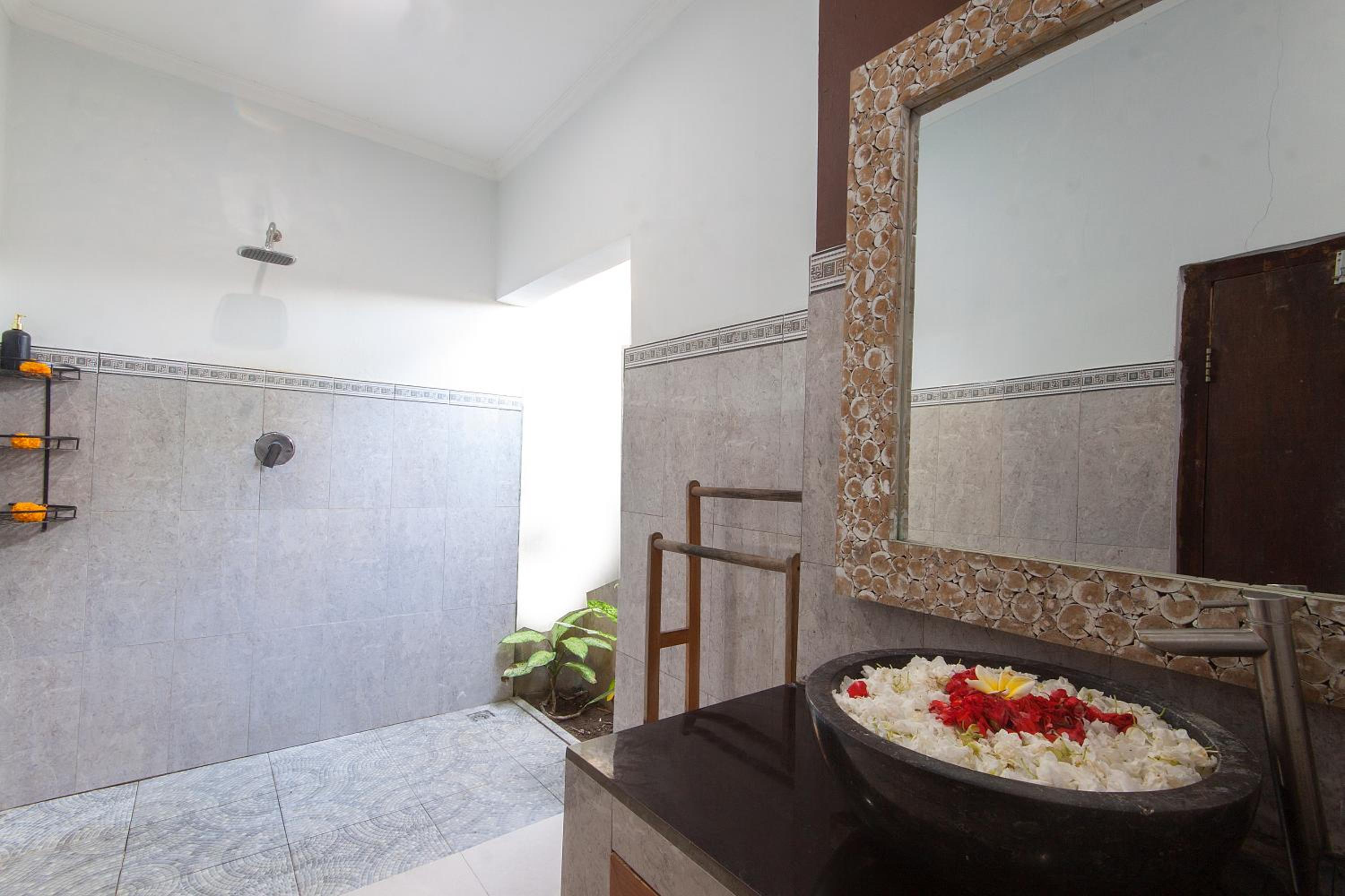 Tranquil maha villa ubud