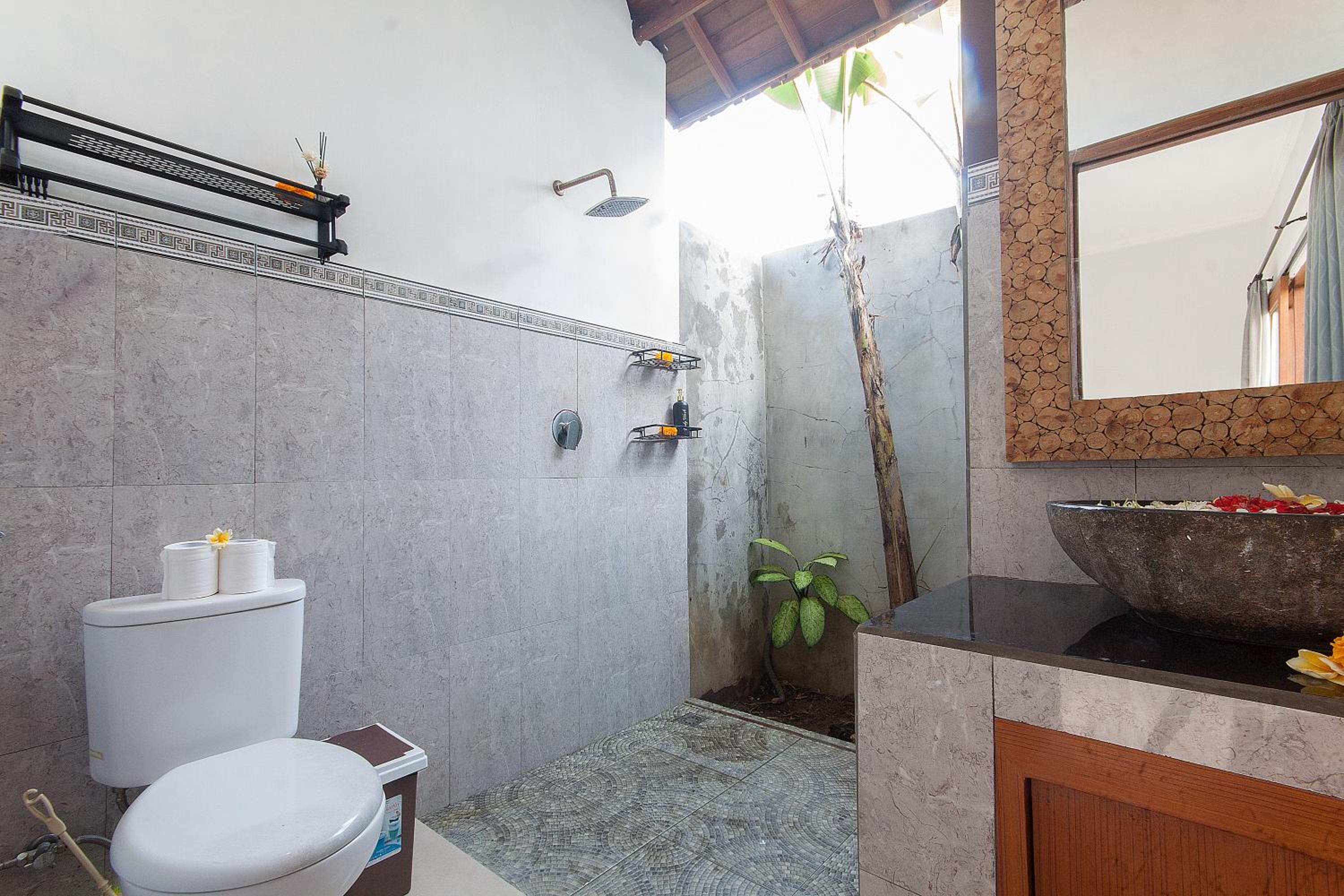 Tranquil maha villa ubud