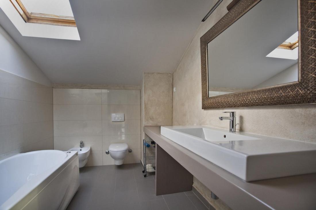 Gracia Apartments