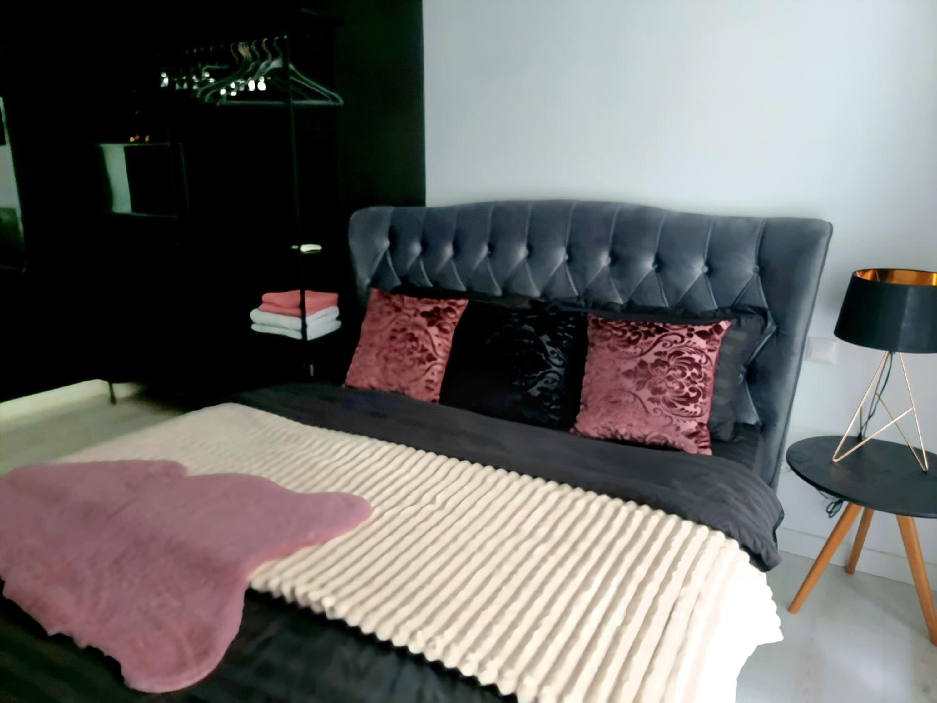 GLAMOUR Style 2 Bedrooms