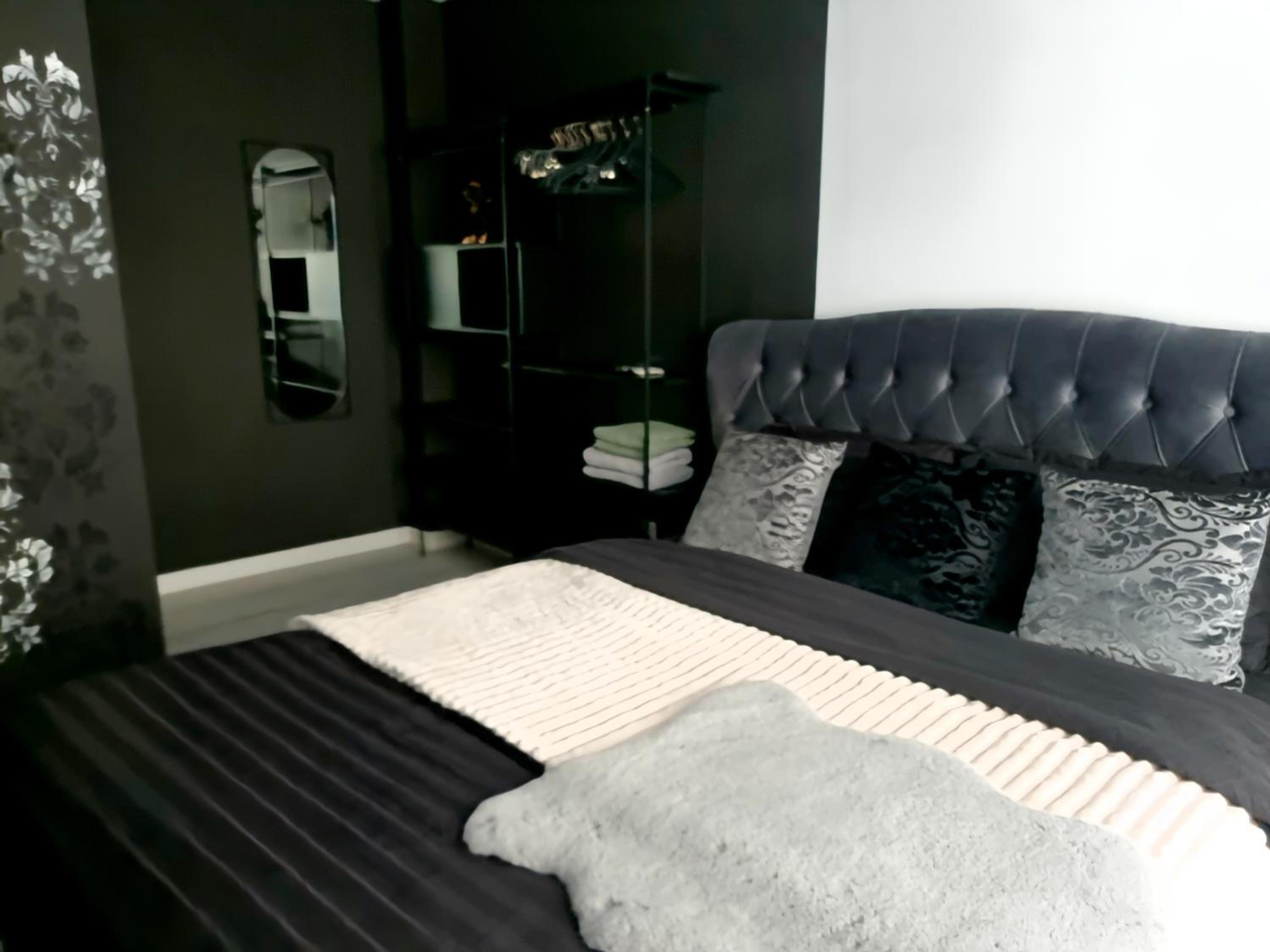 GLAMOUR Style 2 Bedrooms