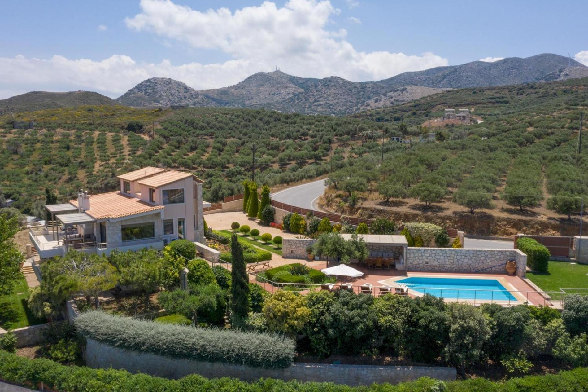 Luxury Villa Hara with private pool