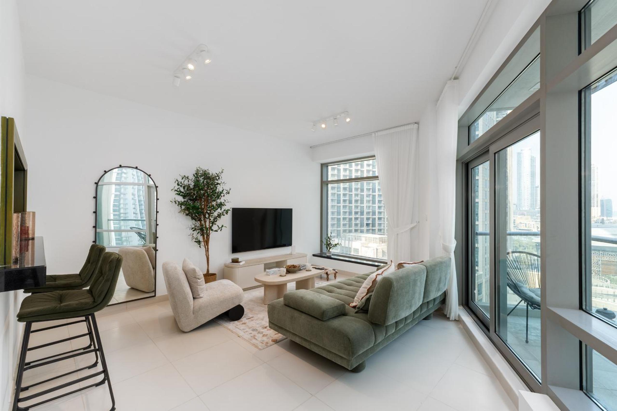The Lofts West, Downtown Dubai - Mint Stay