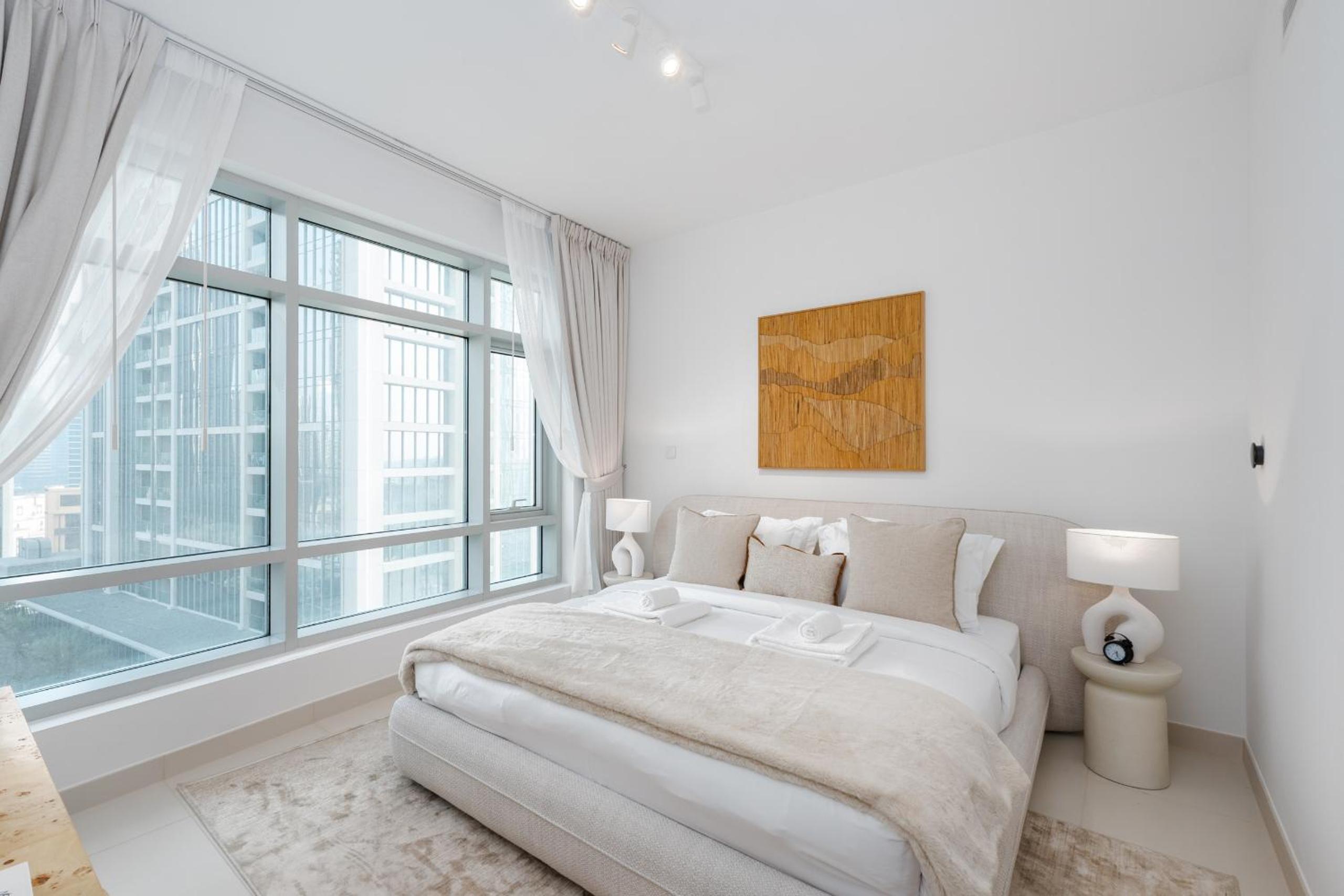The Lofts West, Downtown Dubai - Mint Stay