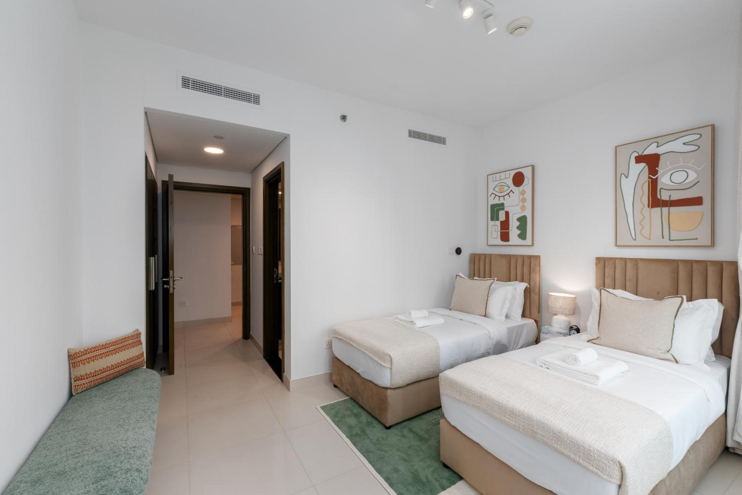 The Lofts West, Downtown Dubai - Mint Stay