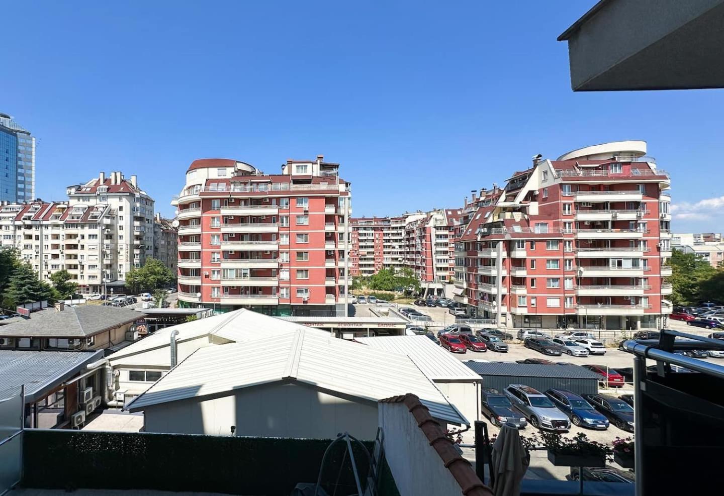 BudgetWork-Friendly Apartment near Business Park