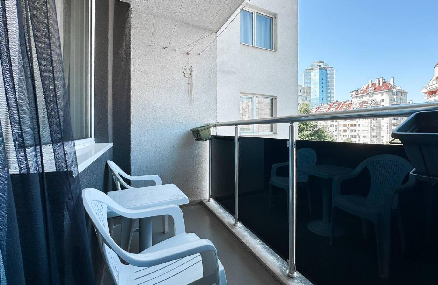 BudgetWork-Friendly Apartment near Business Park